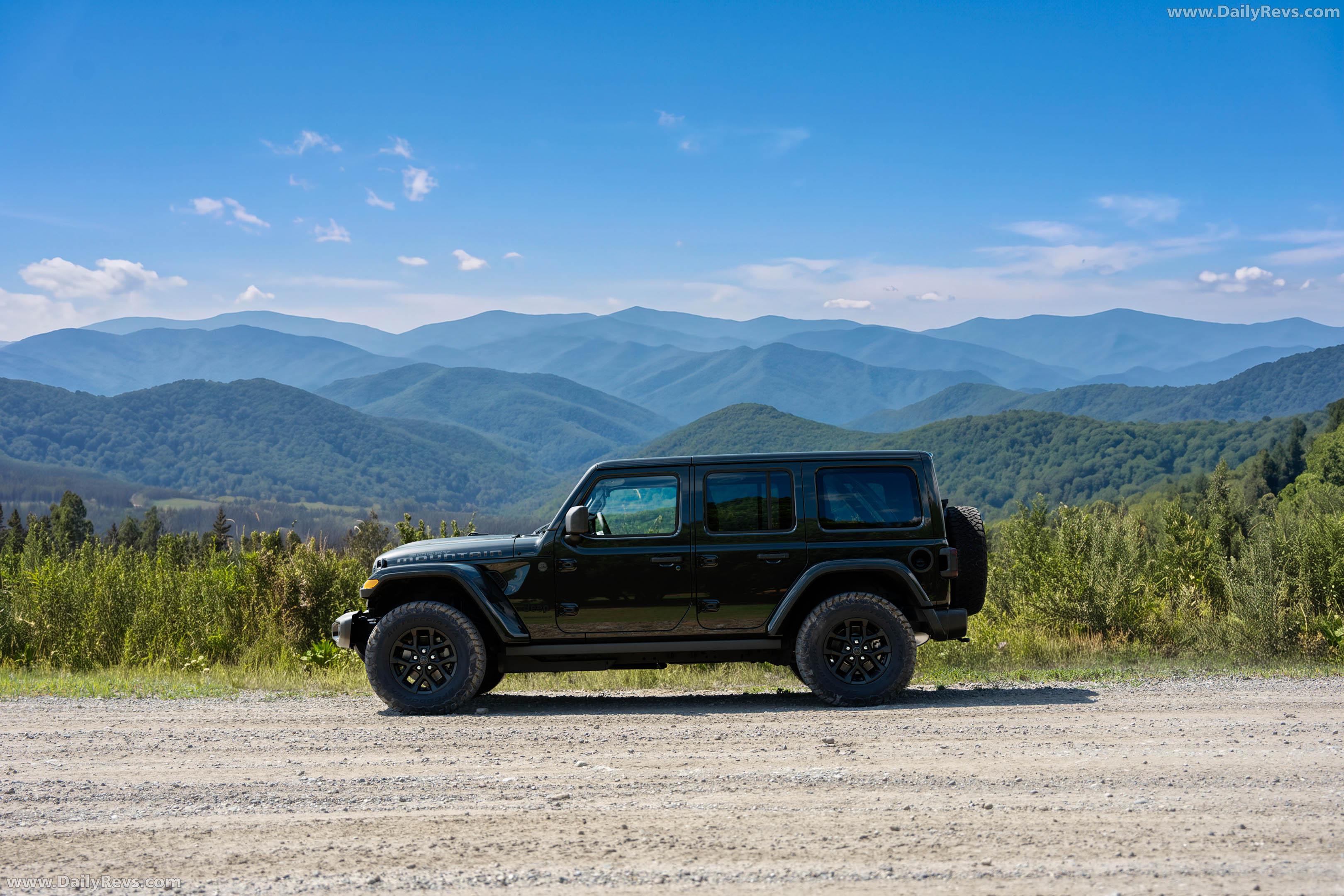 2027 Jeep Wrangler Smoky Mountain Side View