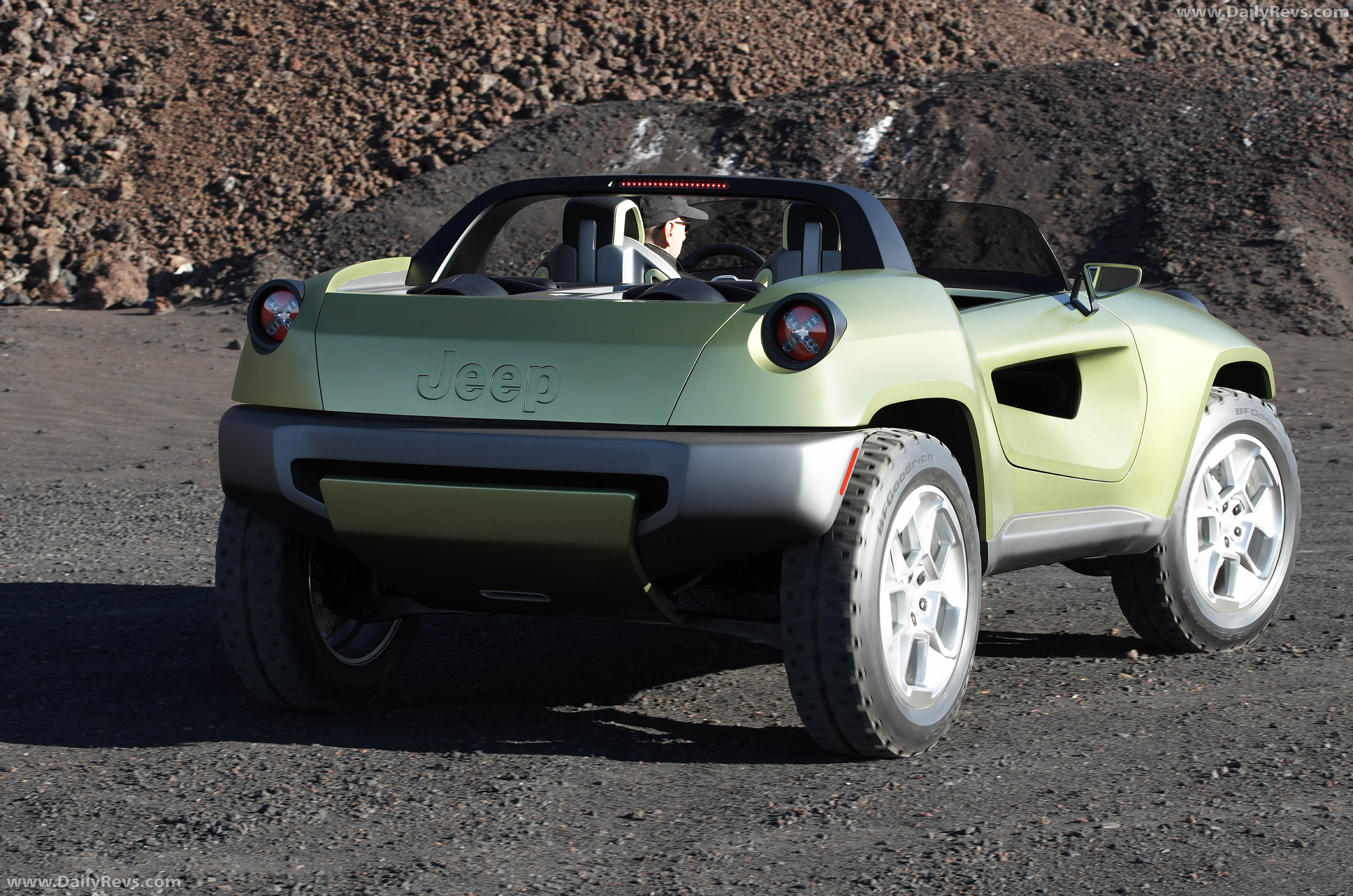 2008 Jeep Renegade Concept Rear View