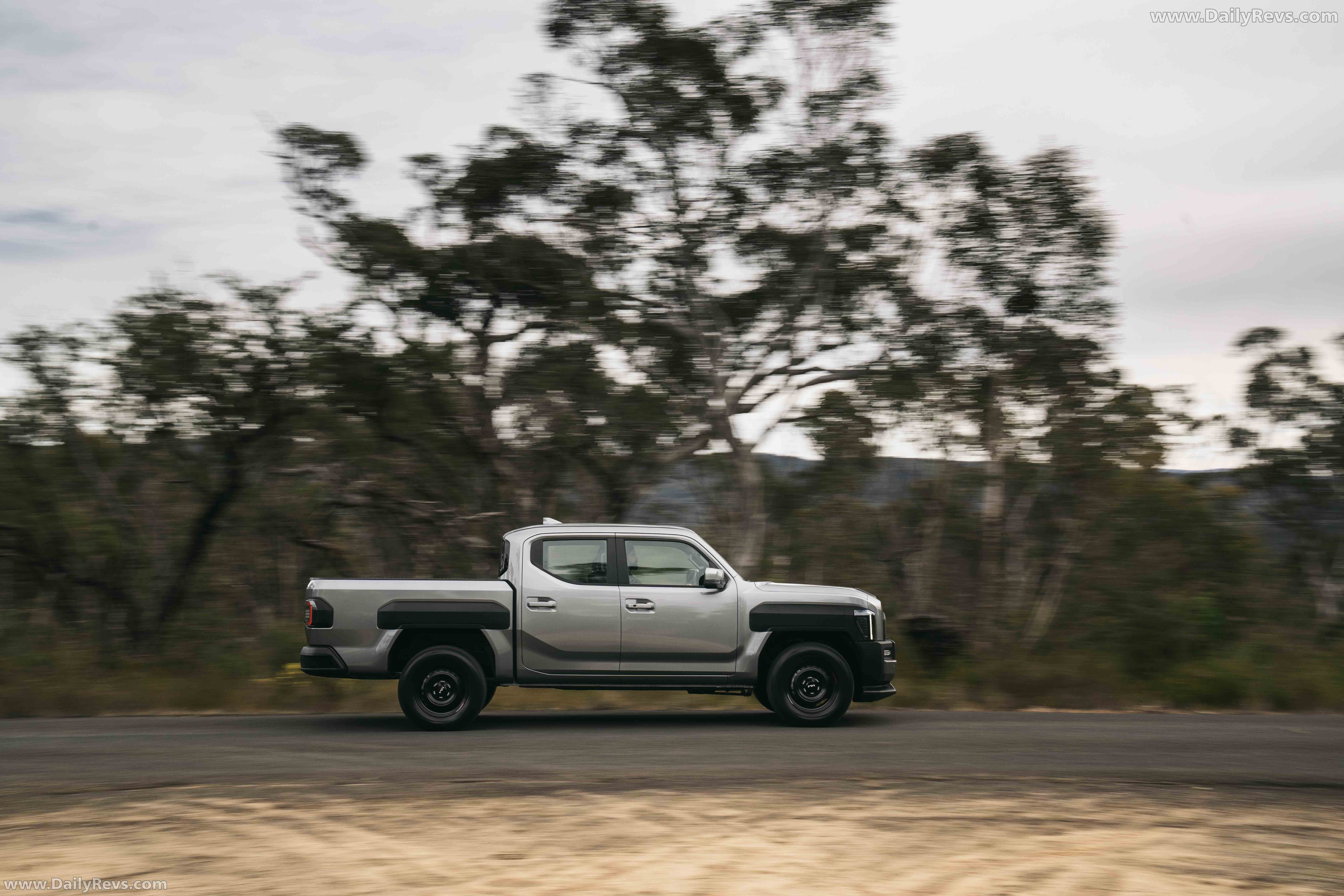 2025 Kia Tasman S 4X2 Side View