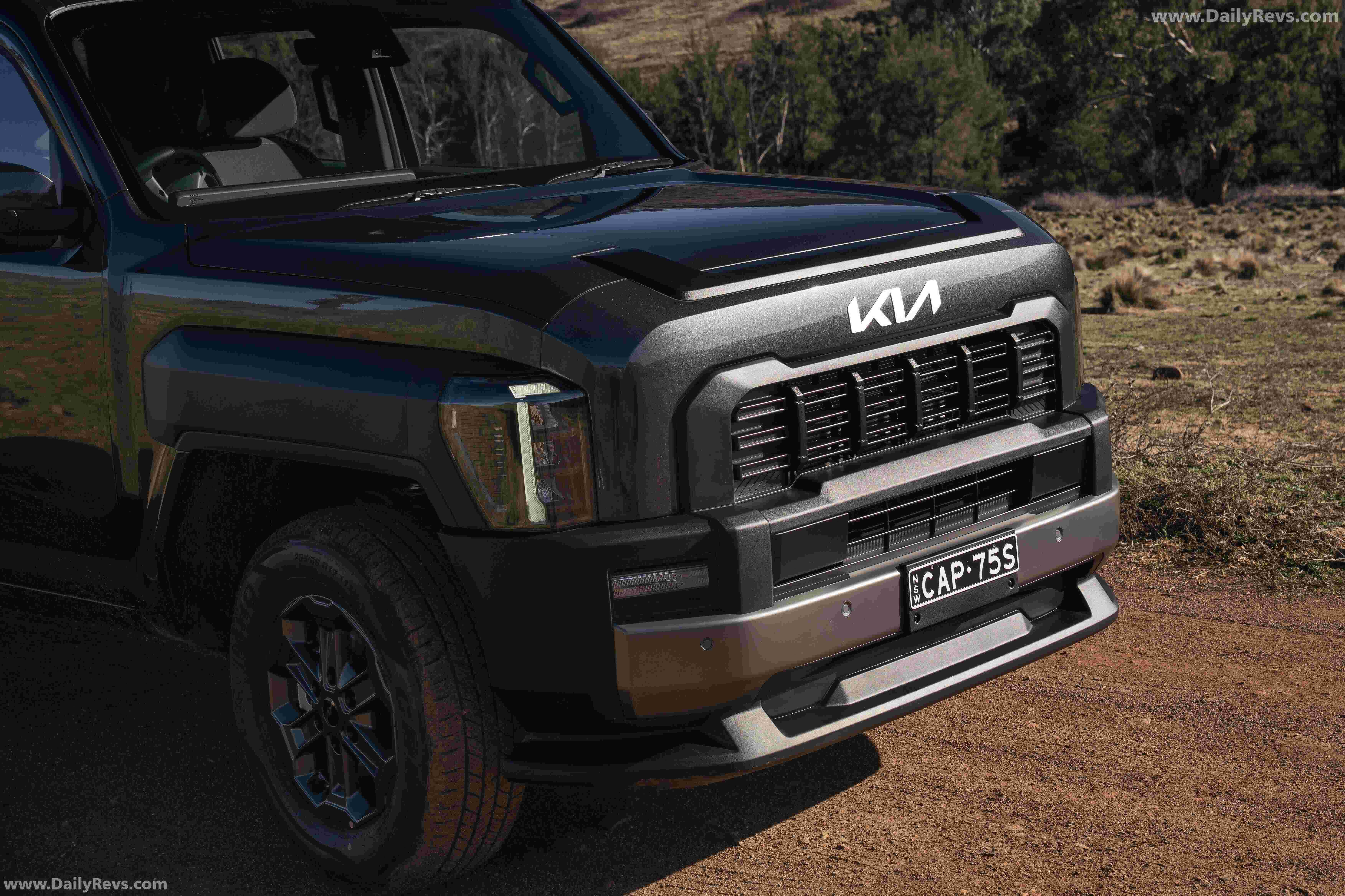 2025 Kia Tasman SX 4X4 Exterior