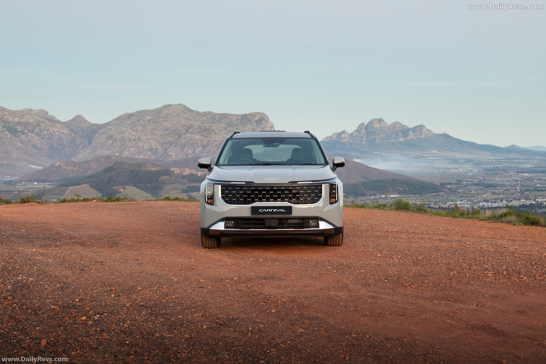 2025 Kia Carnival South African Version Front View