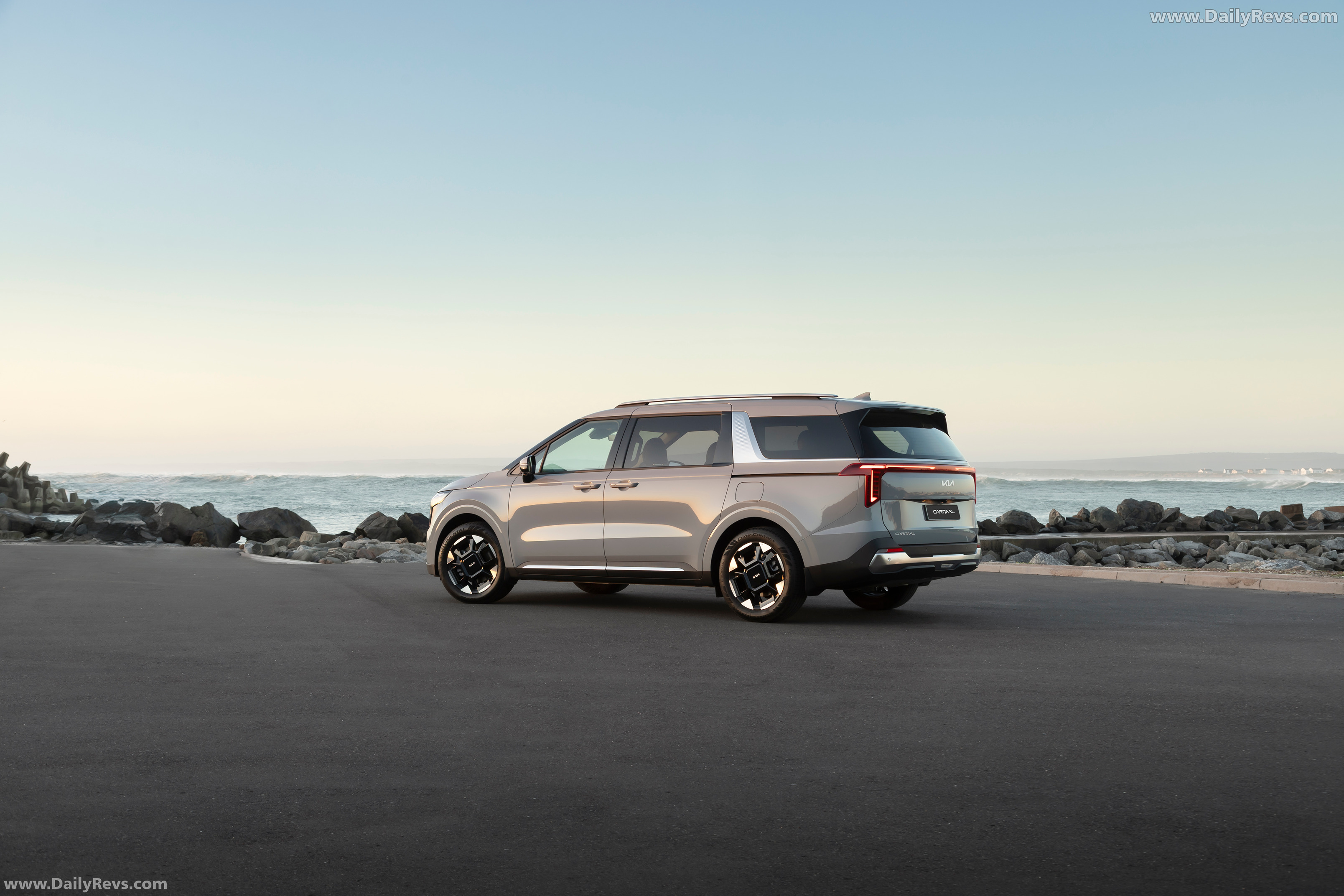2025 Kia Carnival South African Version Rear View