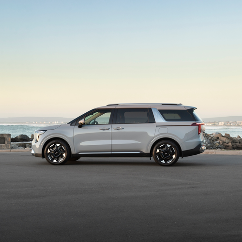 2025 Kia Carnival South African Version Side View