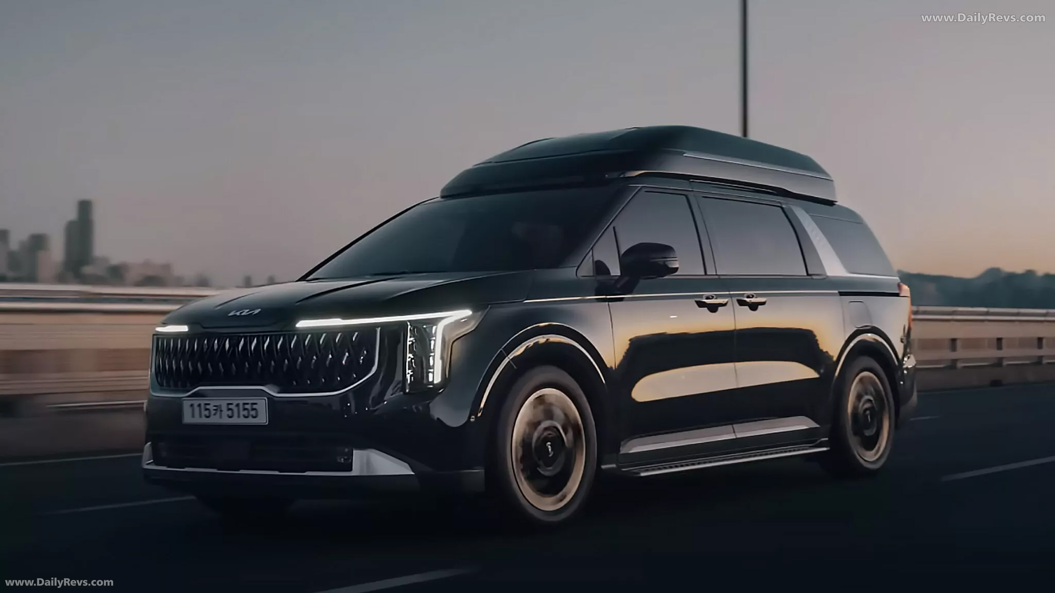 2026 Kia Carnival Hi Limousine Front View