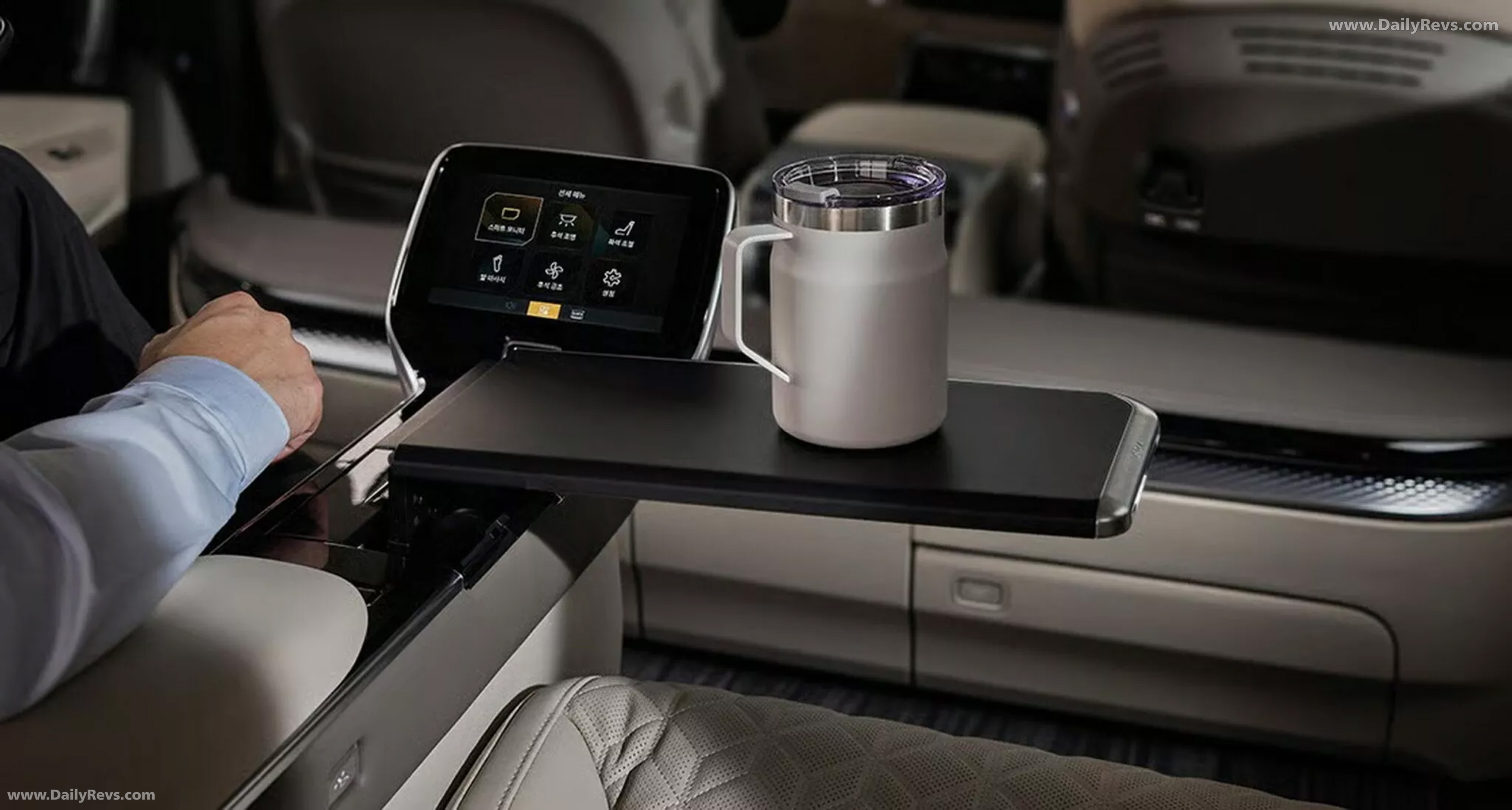 2026 Kia Carnival Hi Limousine Interior