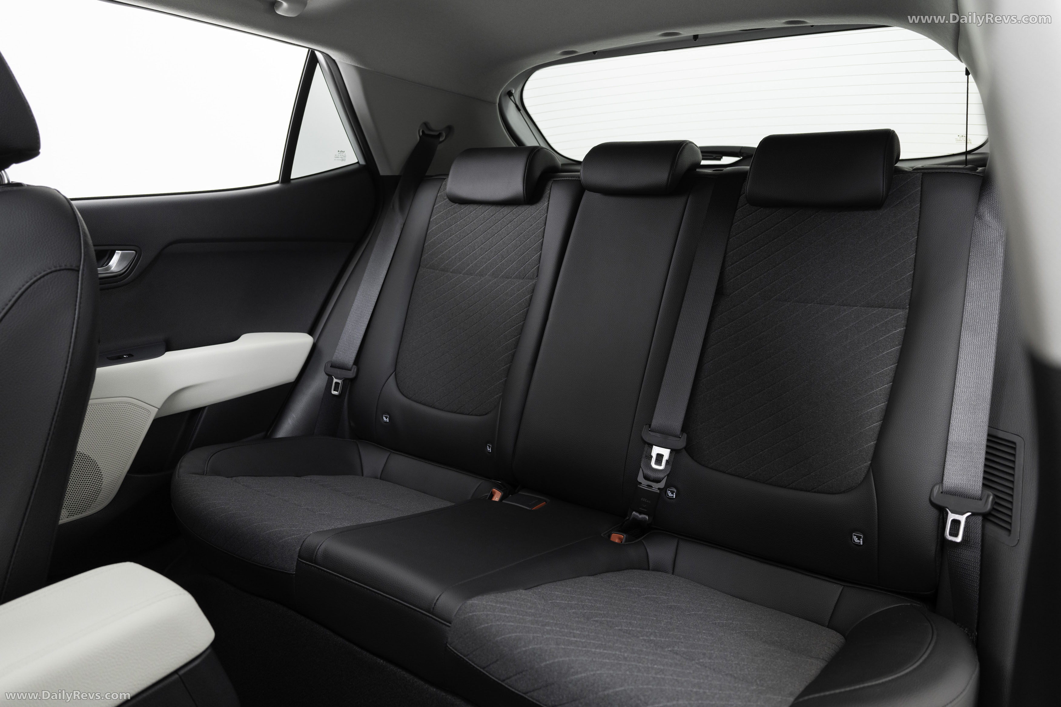 2026 Kia Stonic UK Version Interior