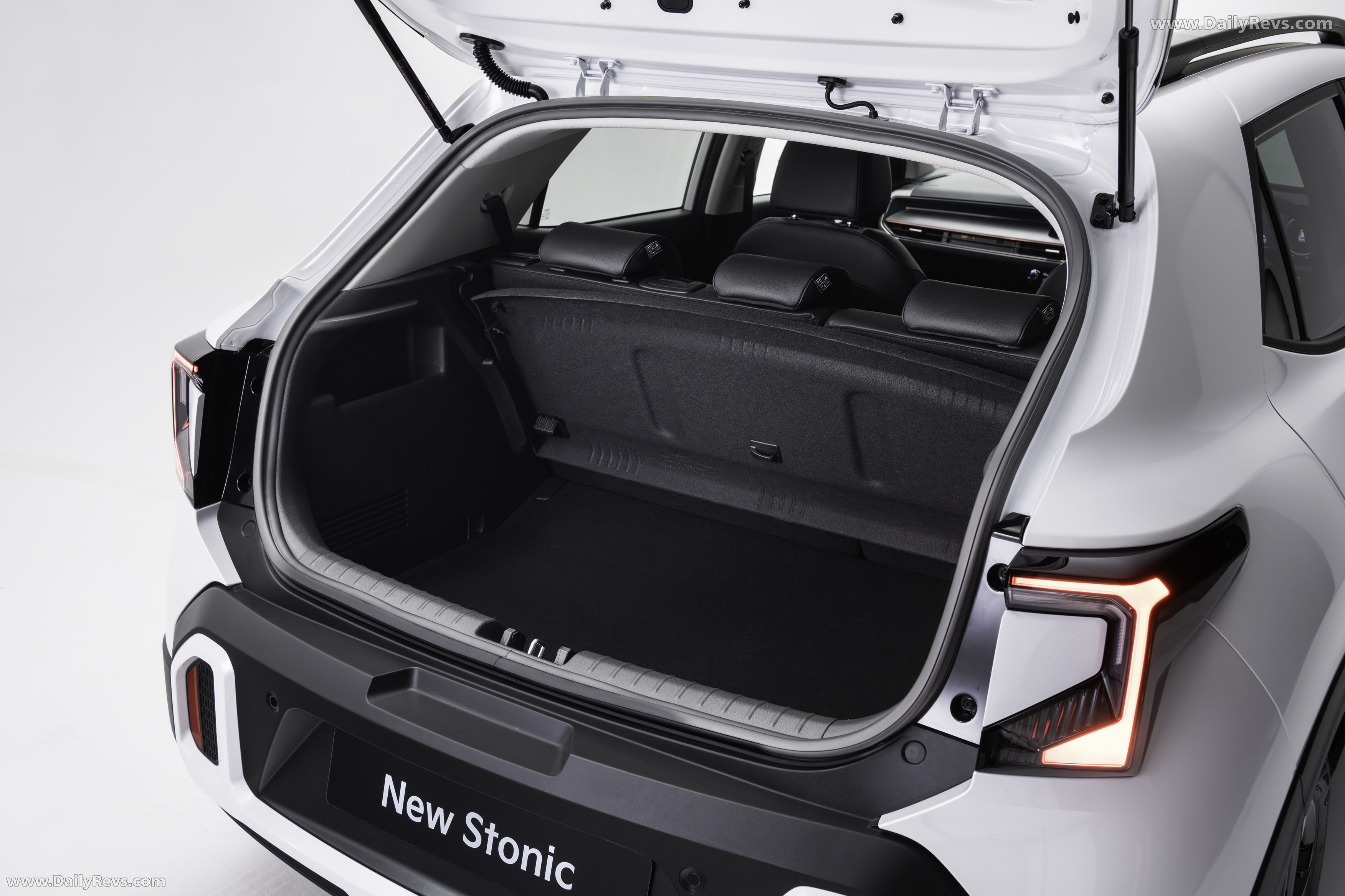2026 Kia Stonic UK Version Interior