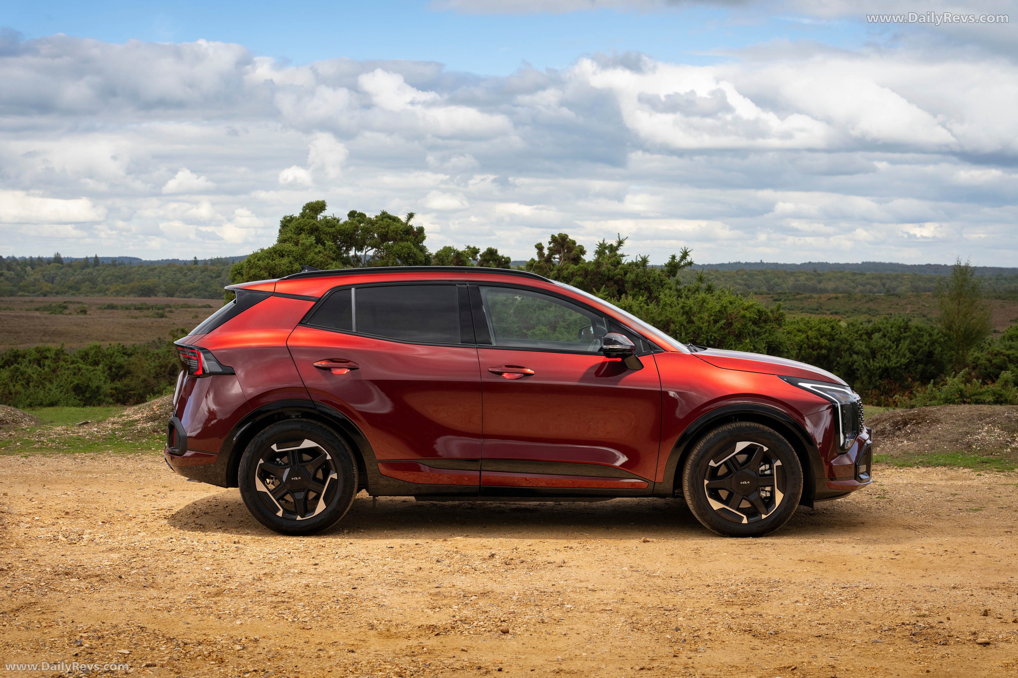 2026 Kia Sportage GT-Line S UK Version Side View