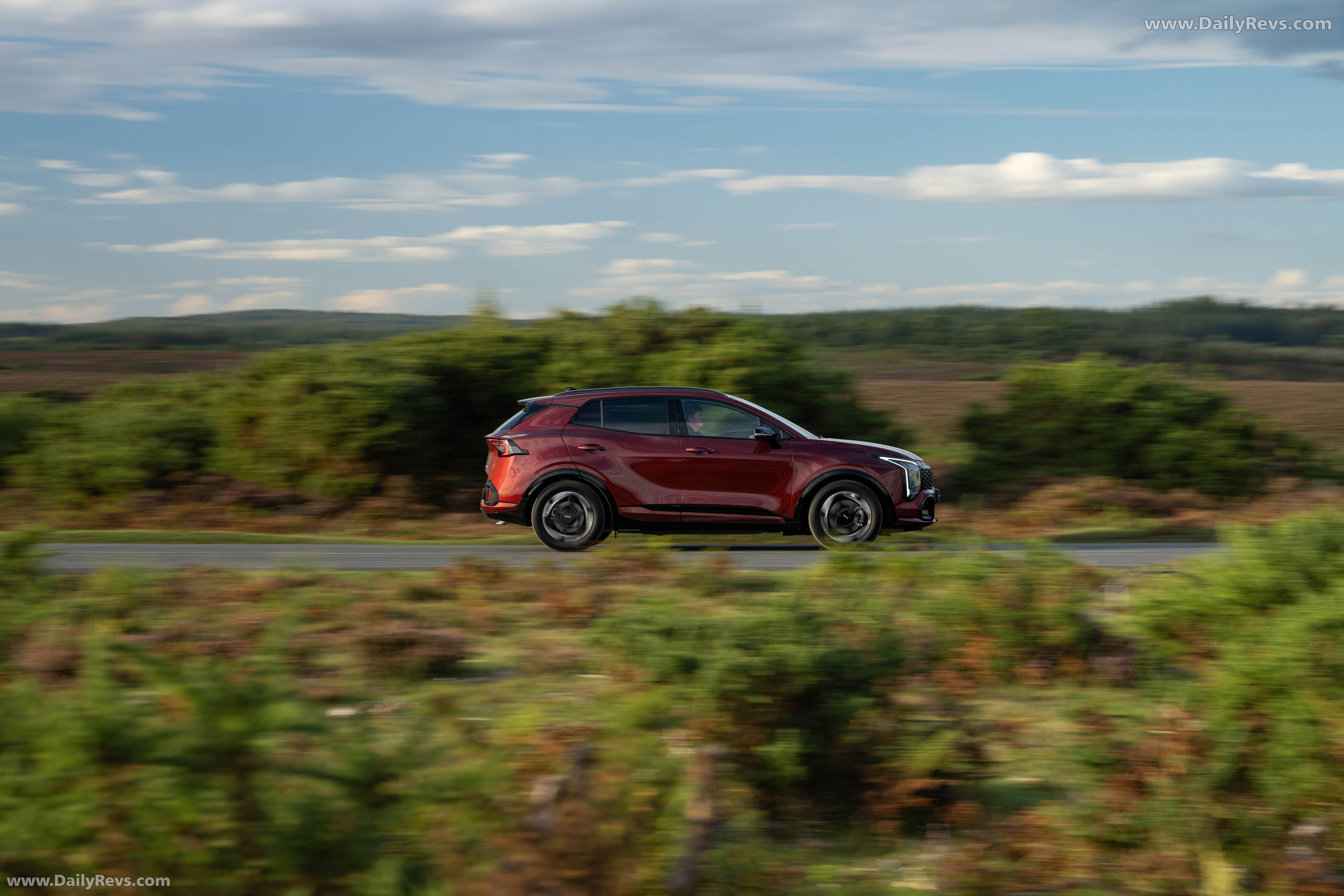 2026 Kia Sportage GT-Line S UK Version Side View