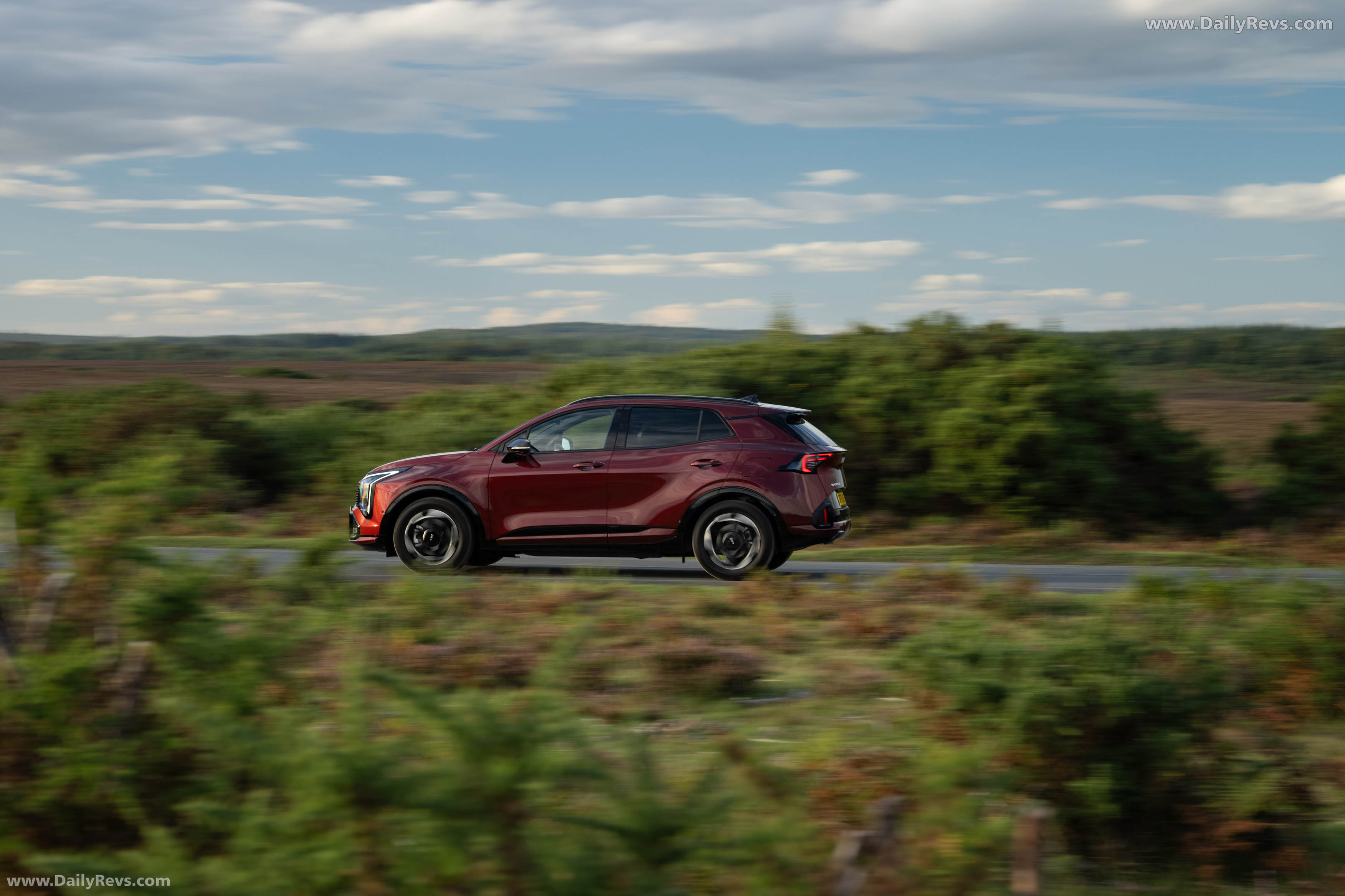 2026 Kia Sportage GT-Line S UK Version Side View