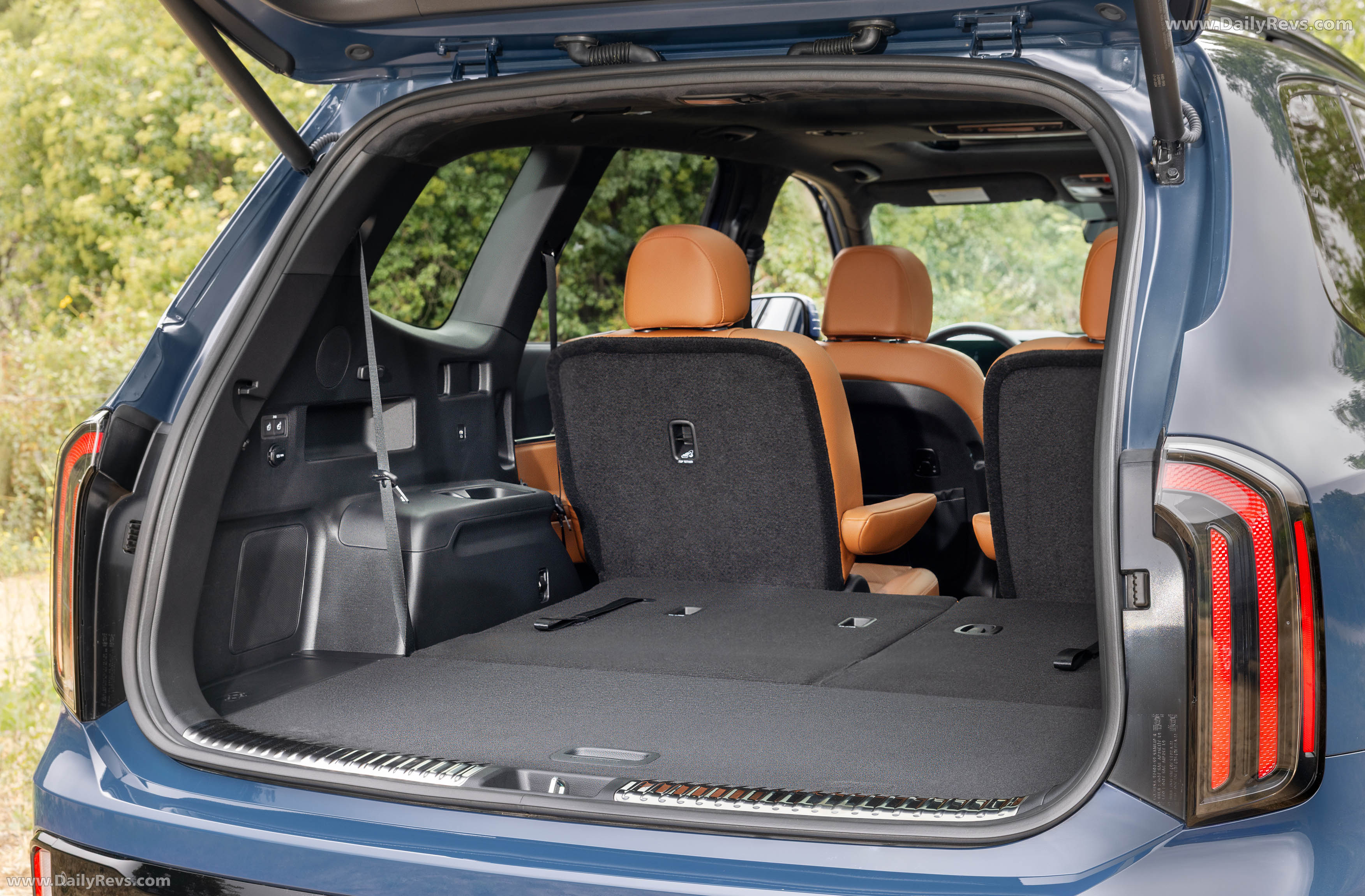 2025 Kia Telluride X-Pro Interior