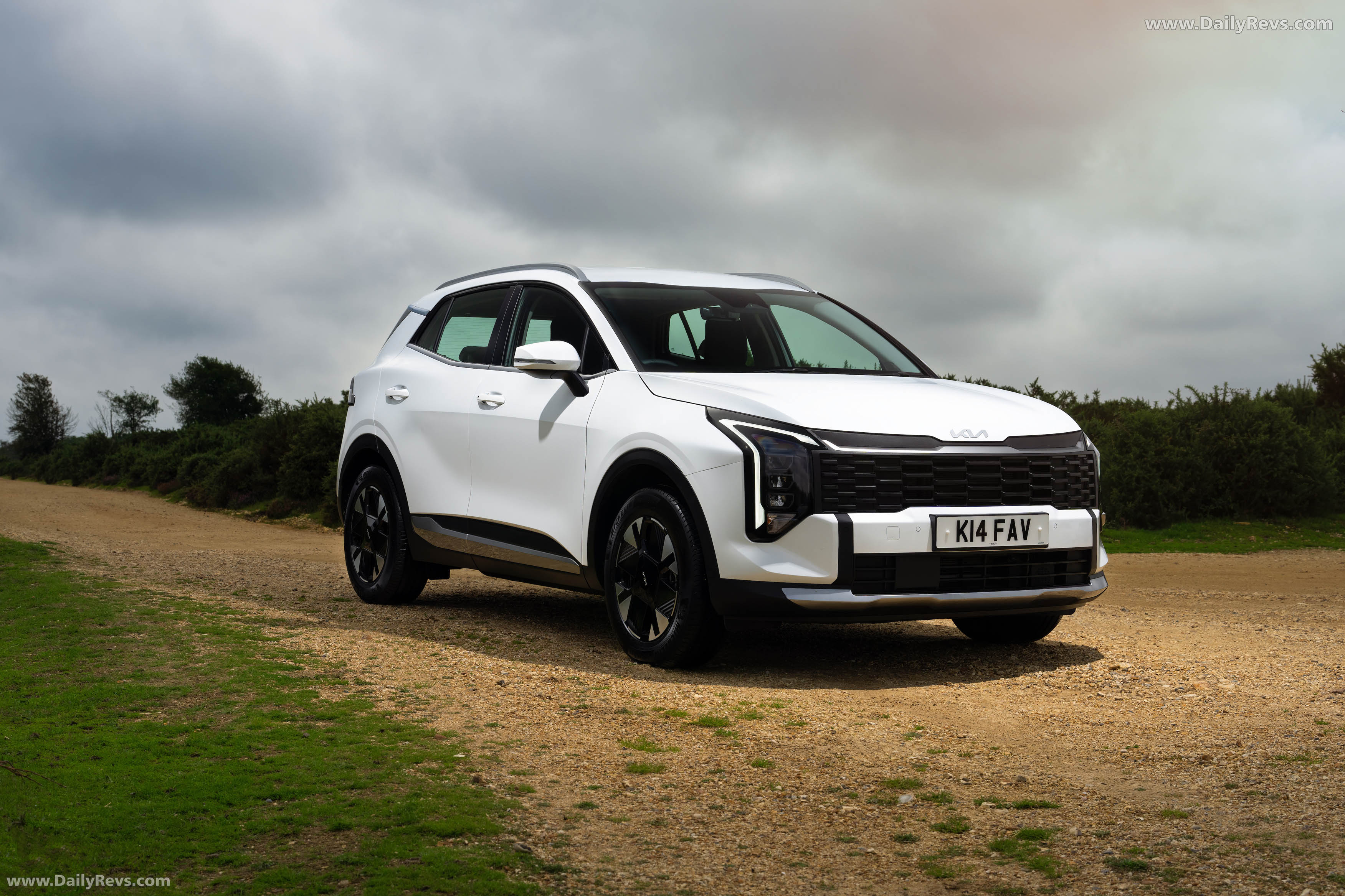 2026 Kia Sportage HEV UK Version Front View
