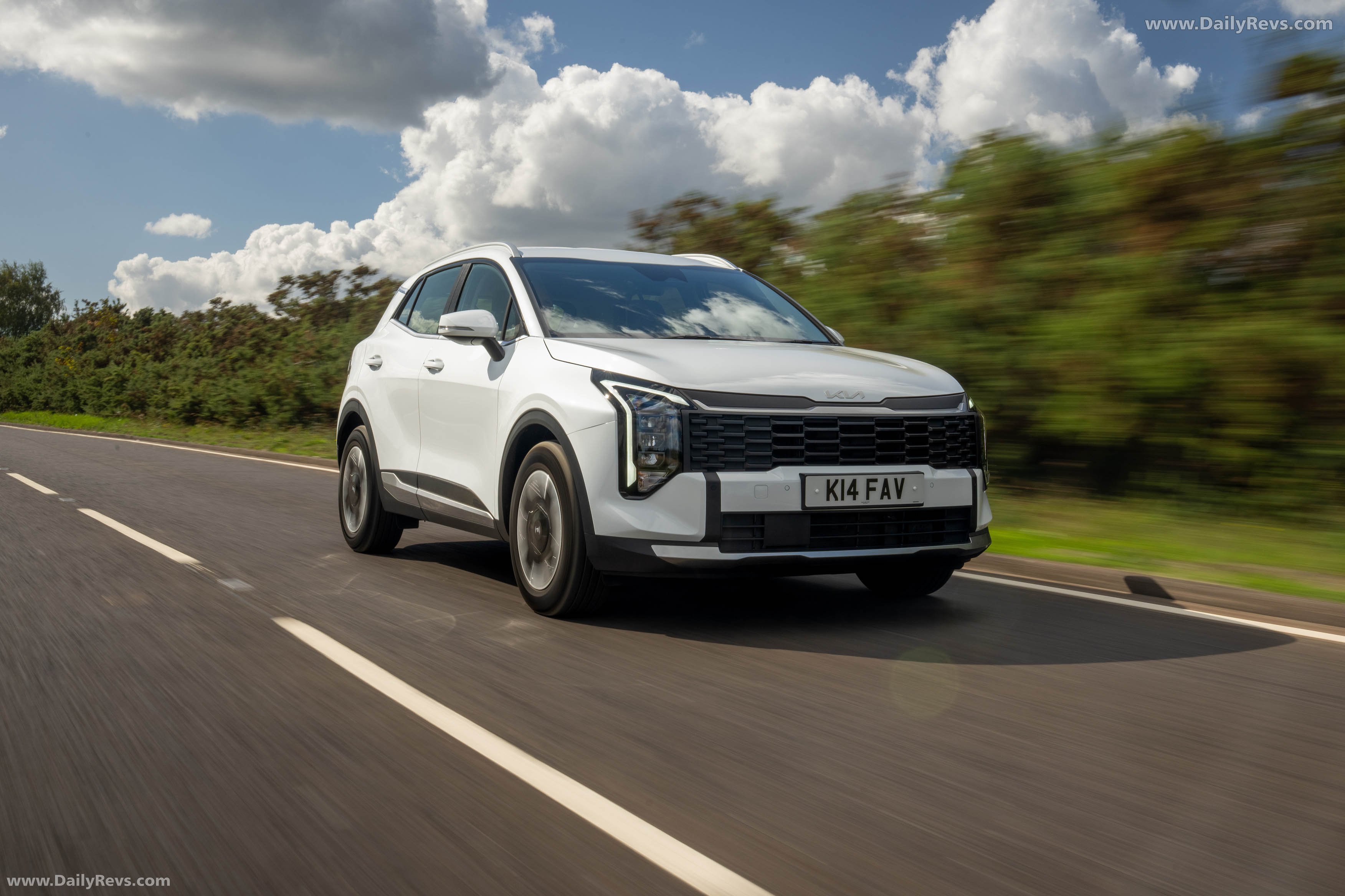 2026 Kia Sportage HEV UK Version Front View