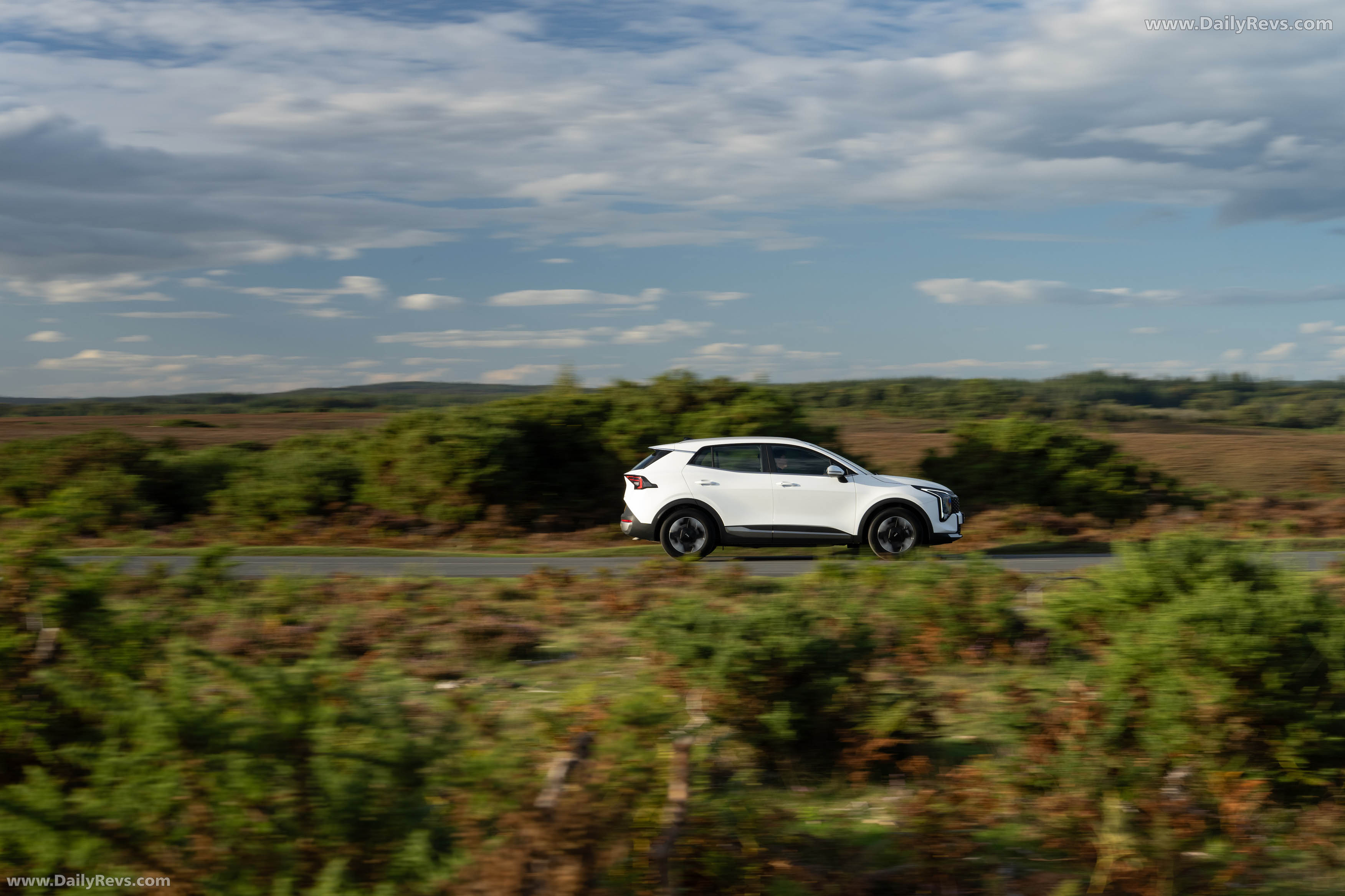 2026 Kia Sportage HEV UK Version Side View