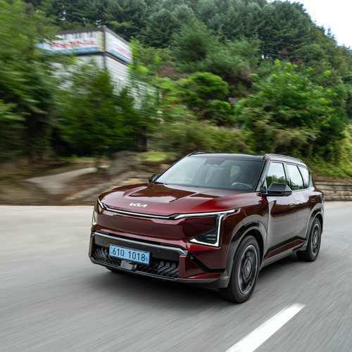 2026 Kia EV5 GT-Line Magma Red Front View
