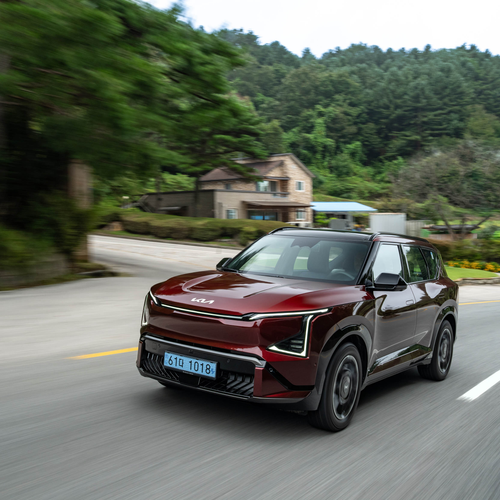 2026 Kia EV5 GT-Line Magma Red Front View