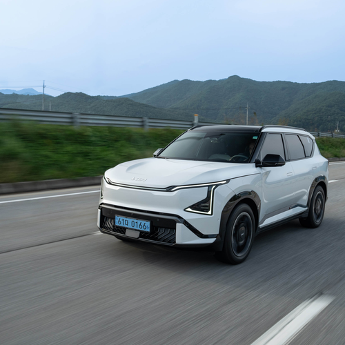 2026 Kia EV5 GT-Line White Pearl Front View