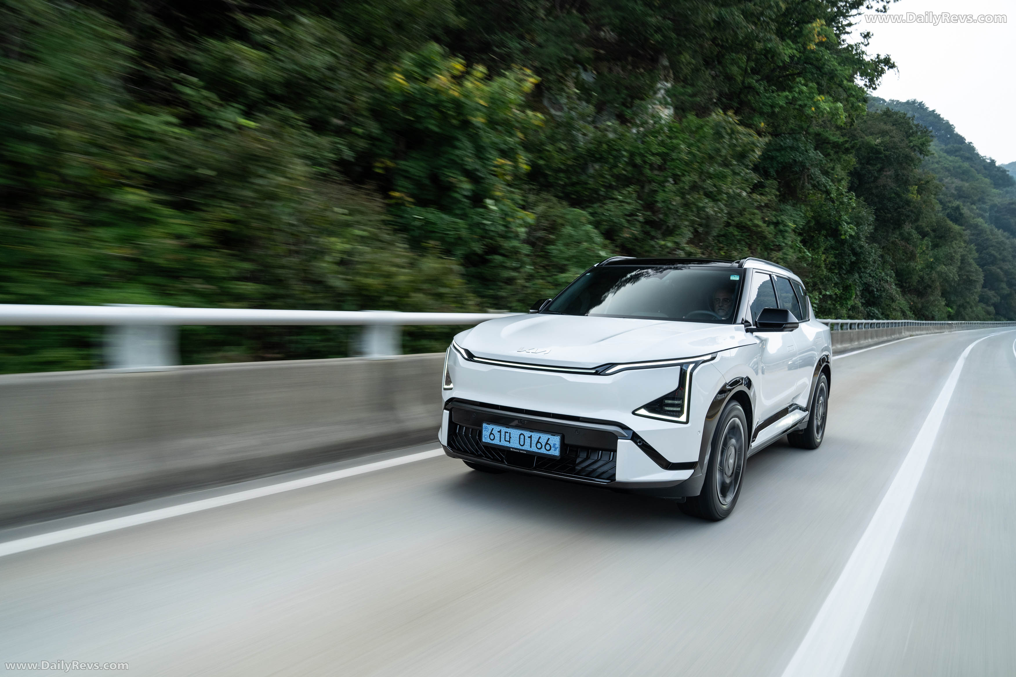 2026 Kia EV5 GT-Line White Pearl Front View