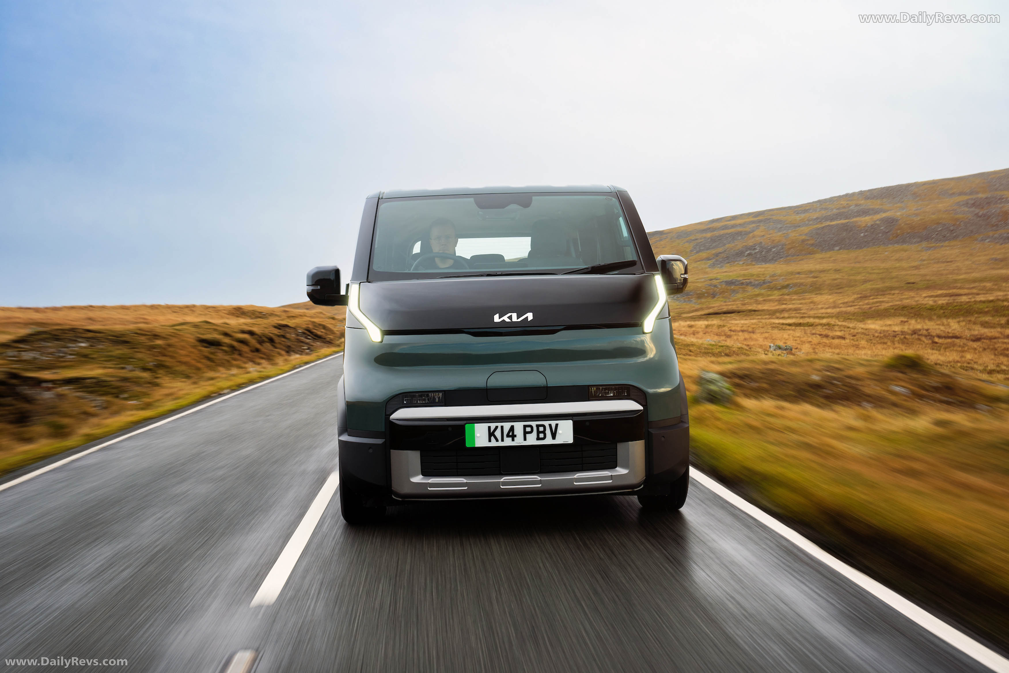 2026 Kia PV5 Passenger UK Version Front View