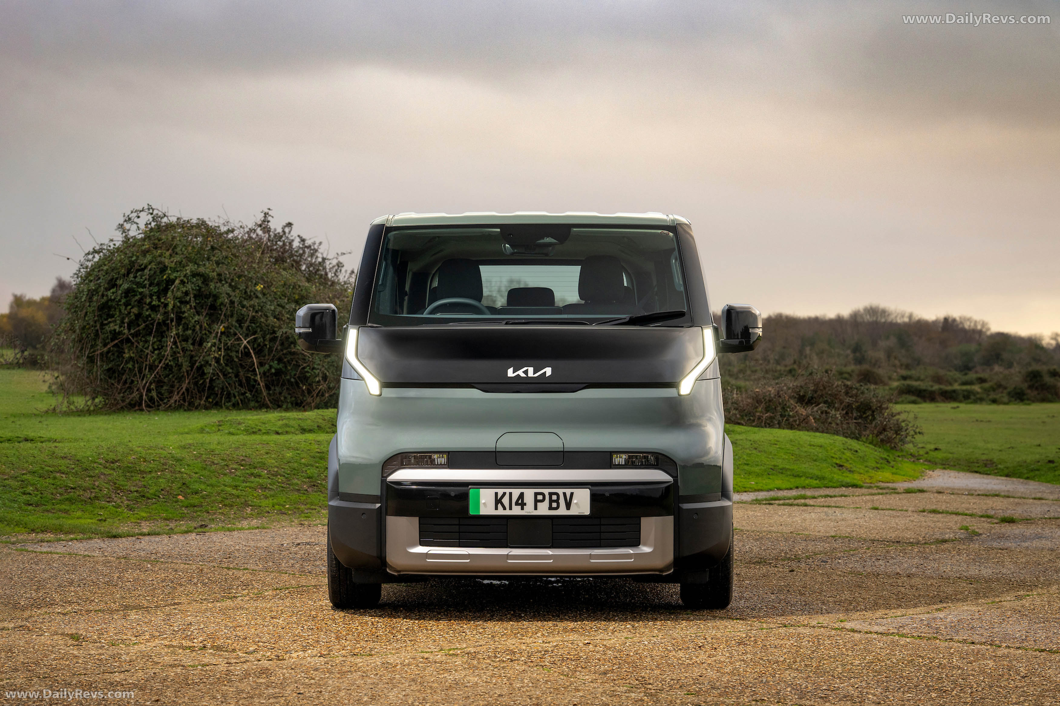 2026 Kia PV5 Passenger UK Version Front View