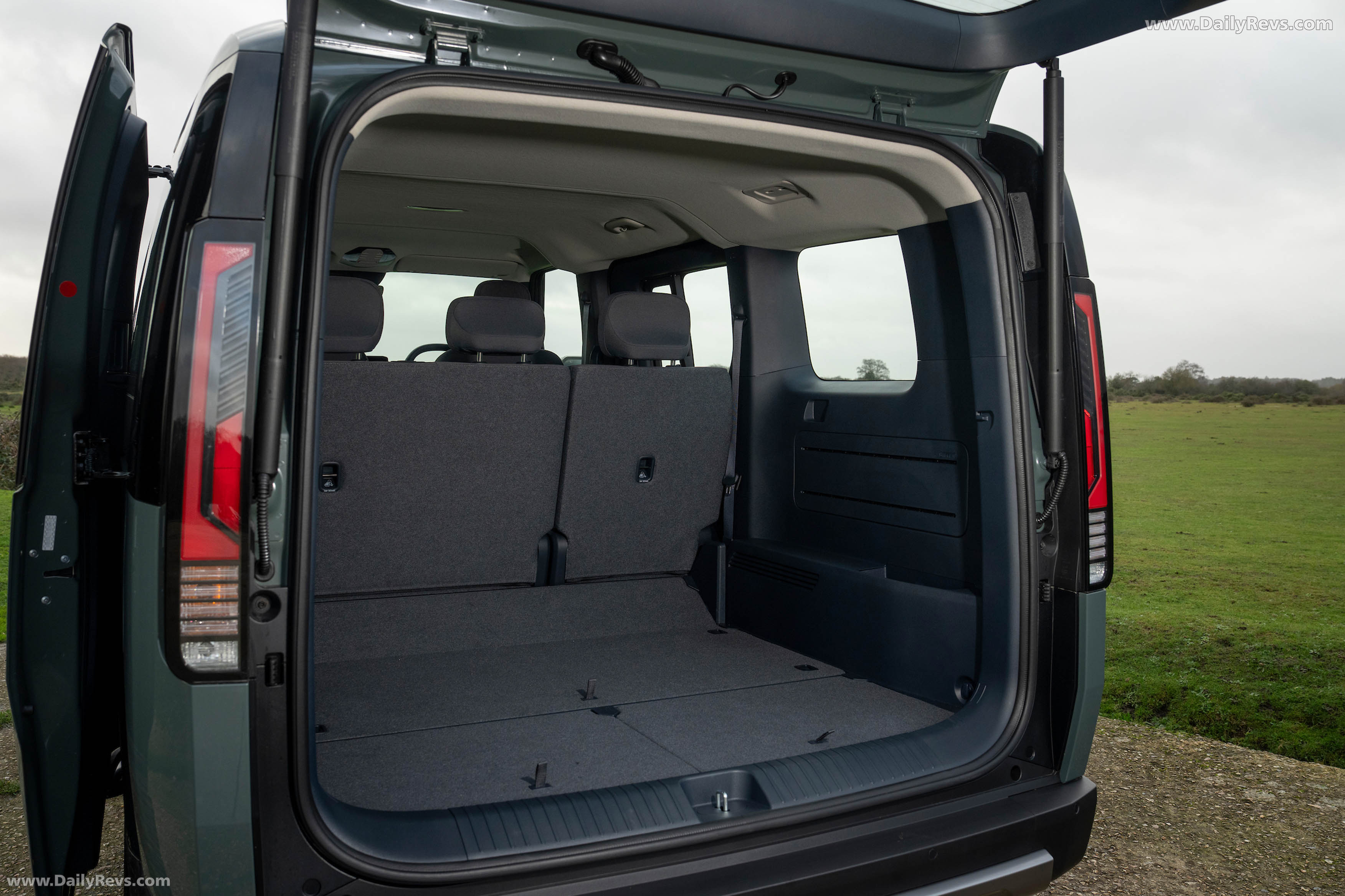 2026 Kia PV5 Passenger UK Version Interior