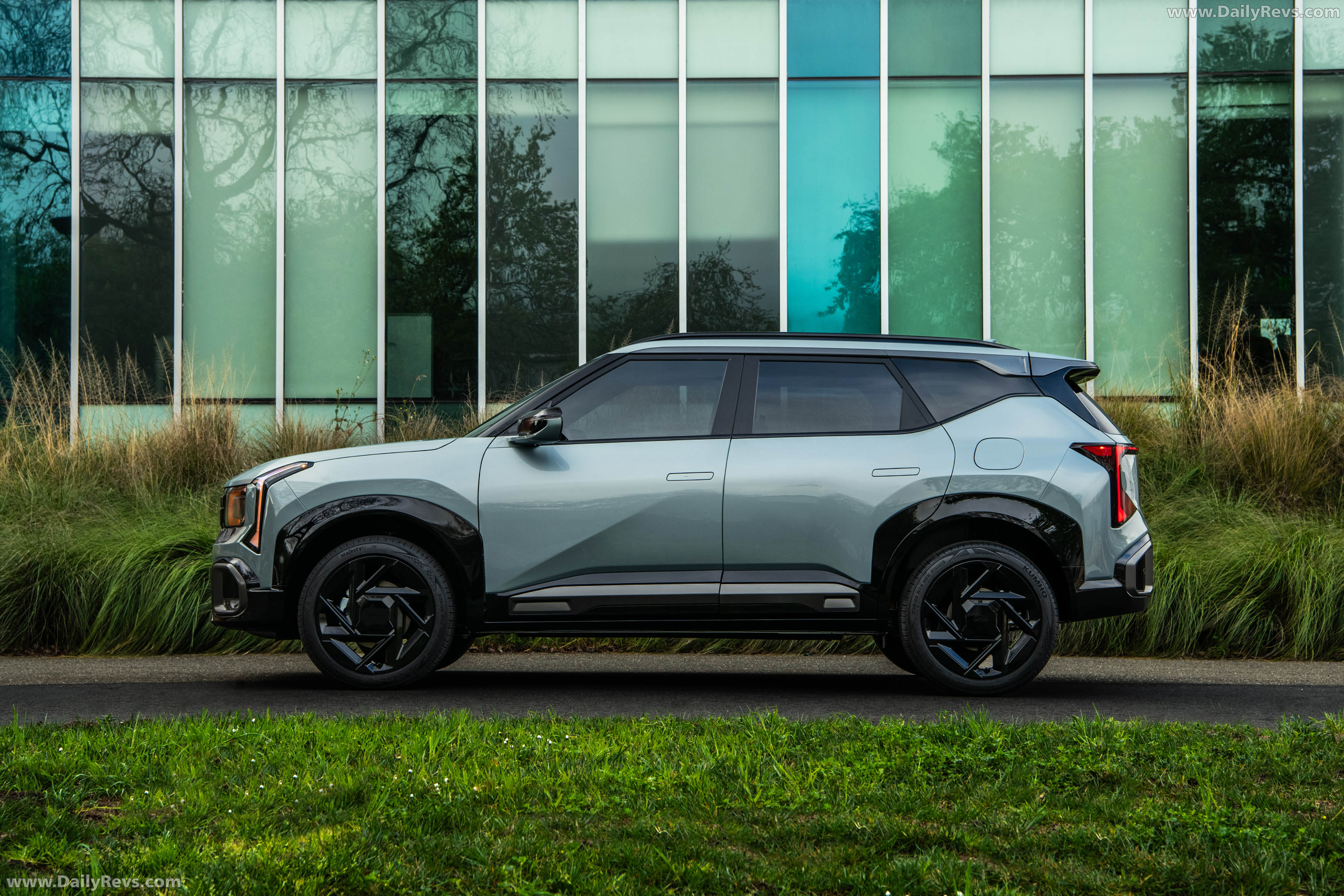 2027 Kia Seltos HEV X-Line US Version Side View