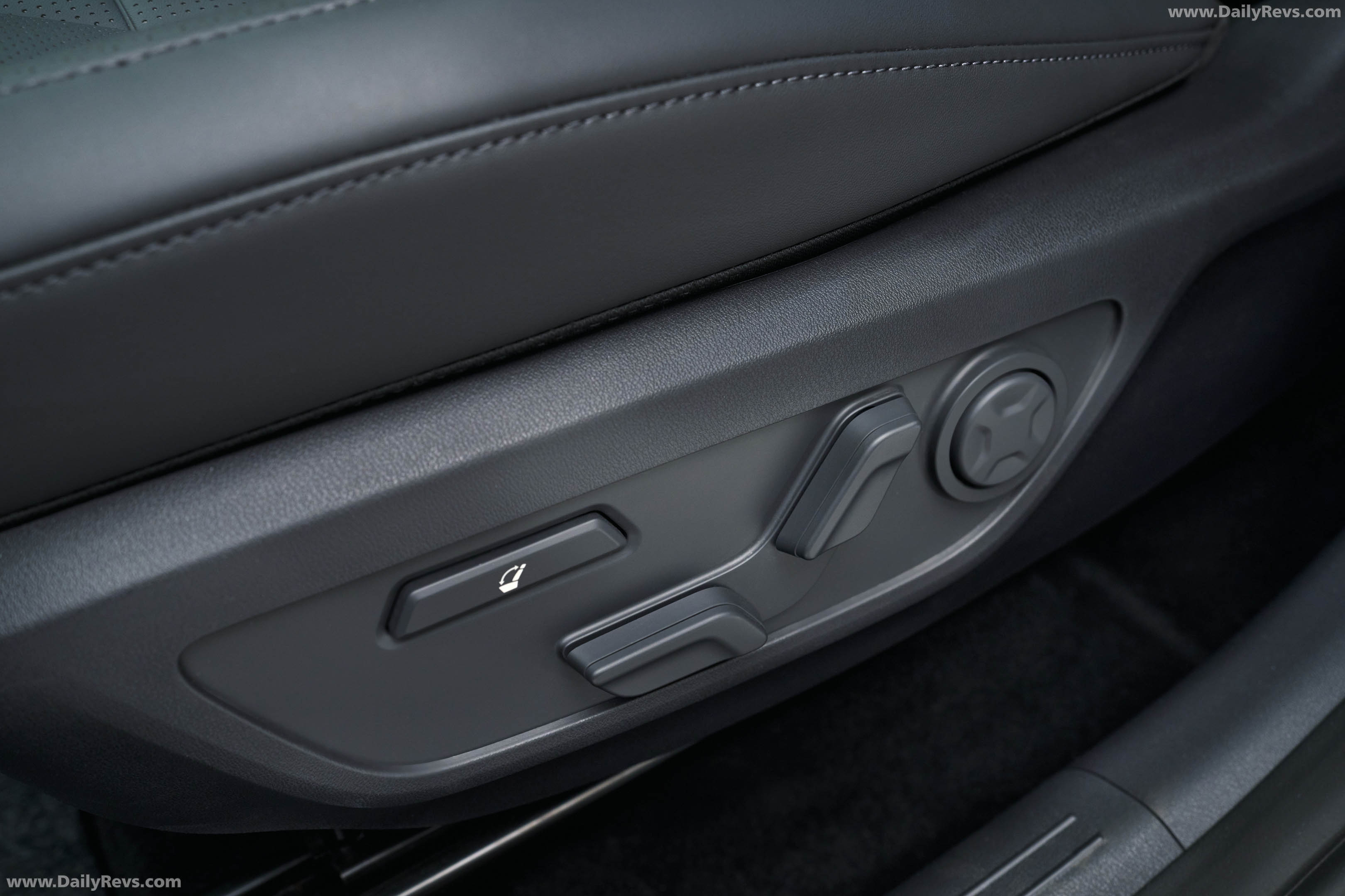 2027 Kia Seltos Baseline Interior