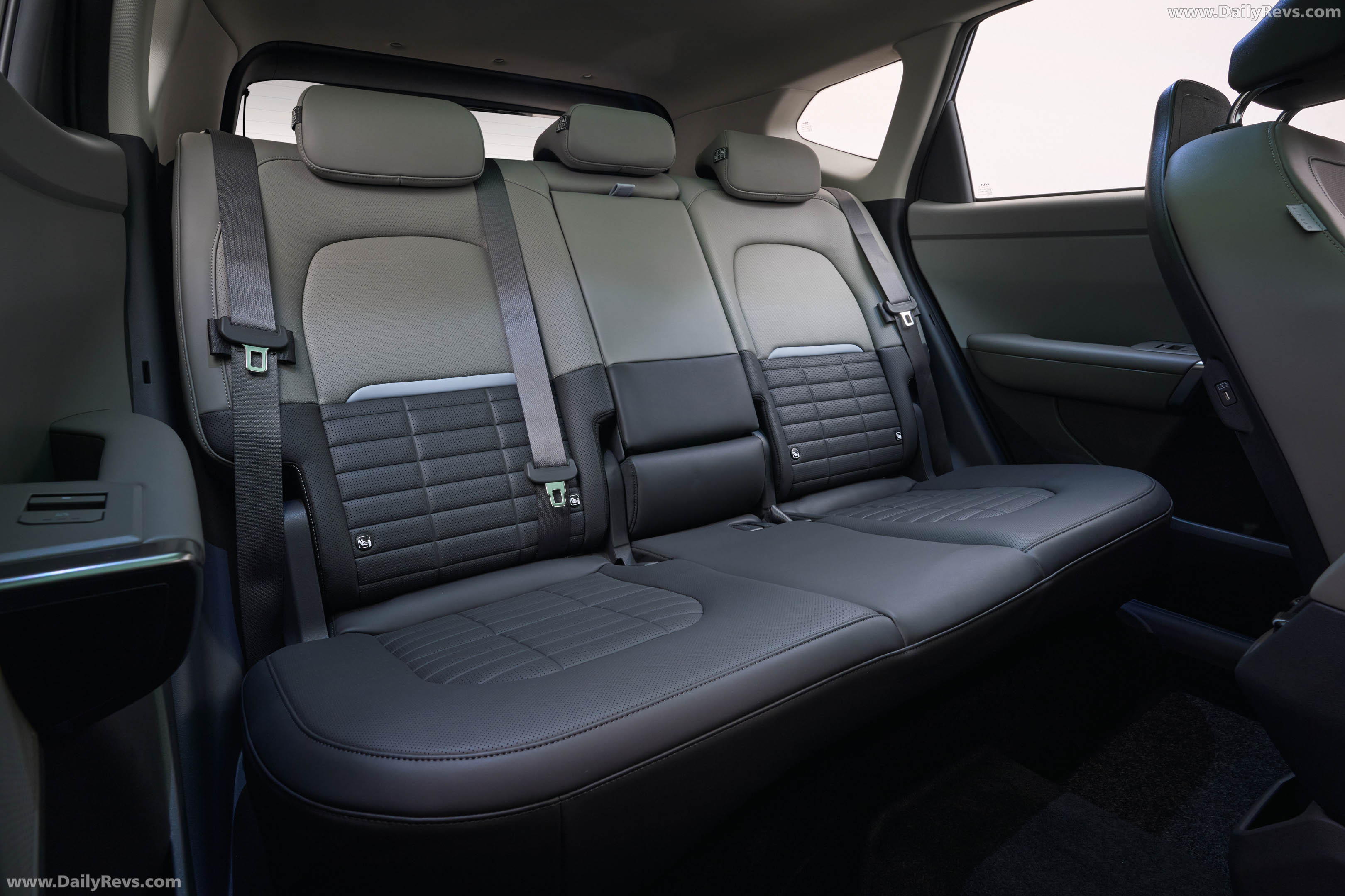 2027 Kia Seltos Baseline Interior