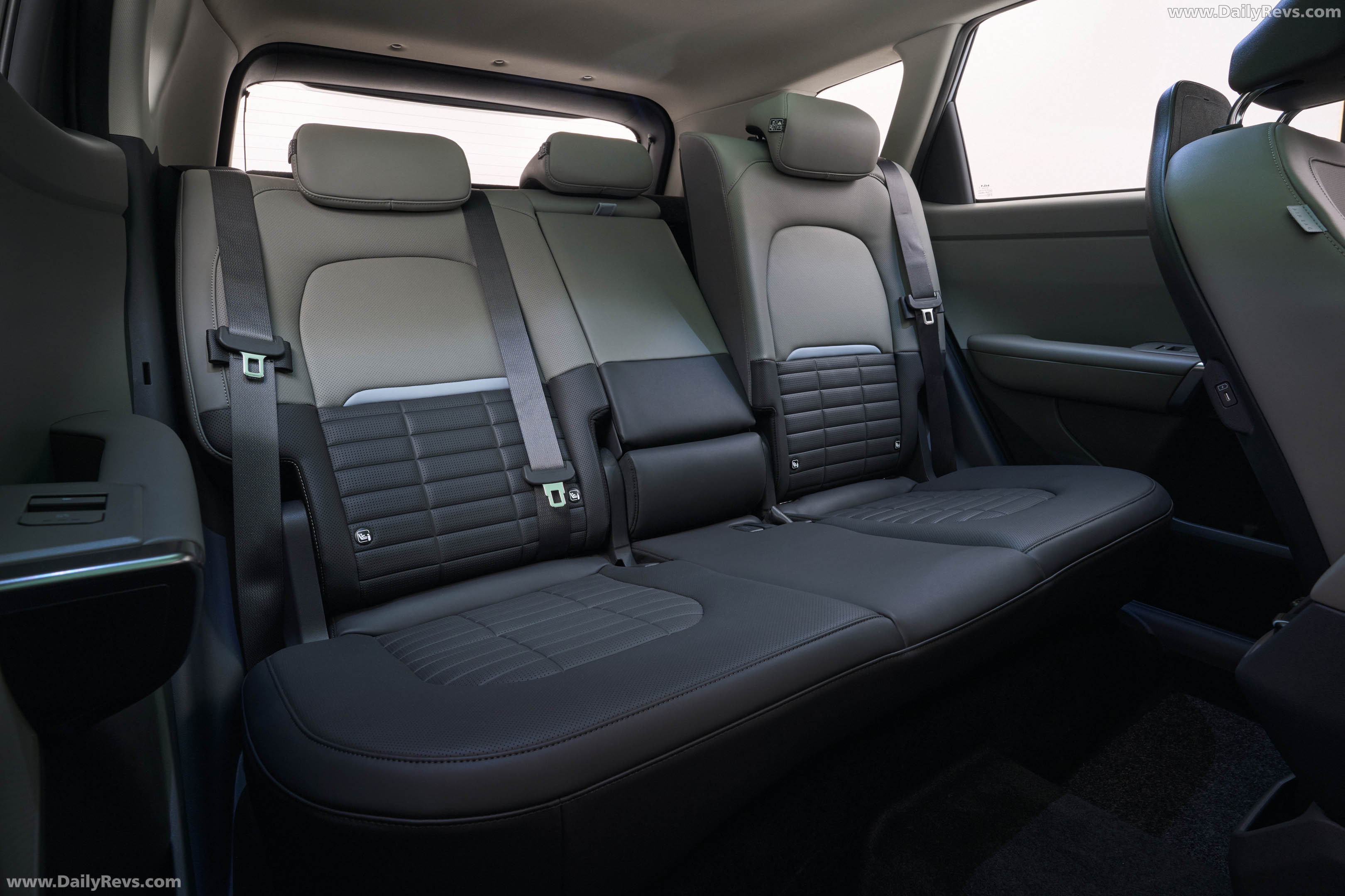 2027 Kia Seltos Baseline Interior