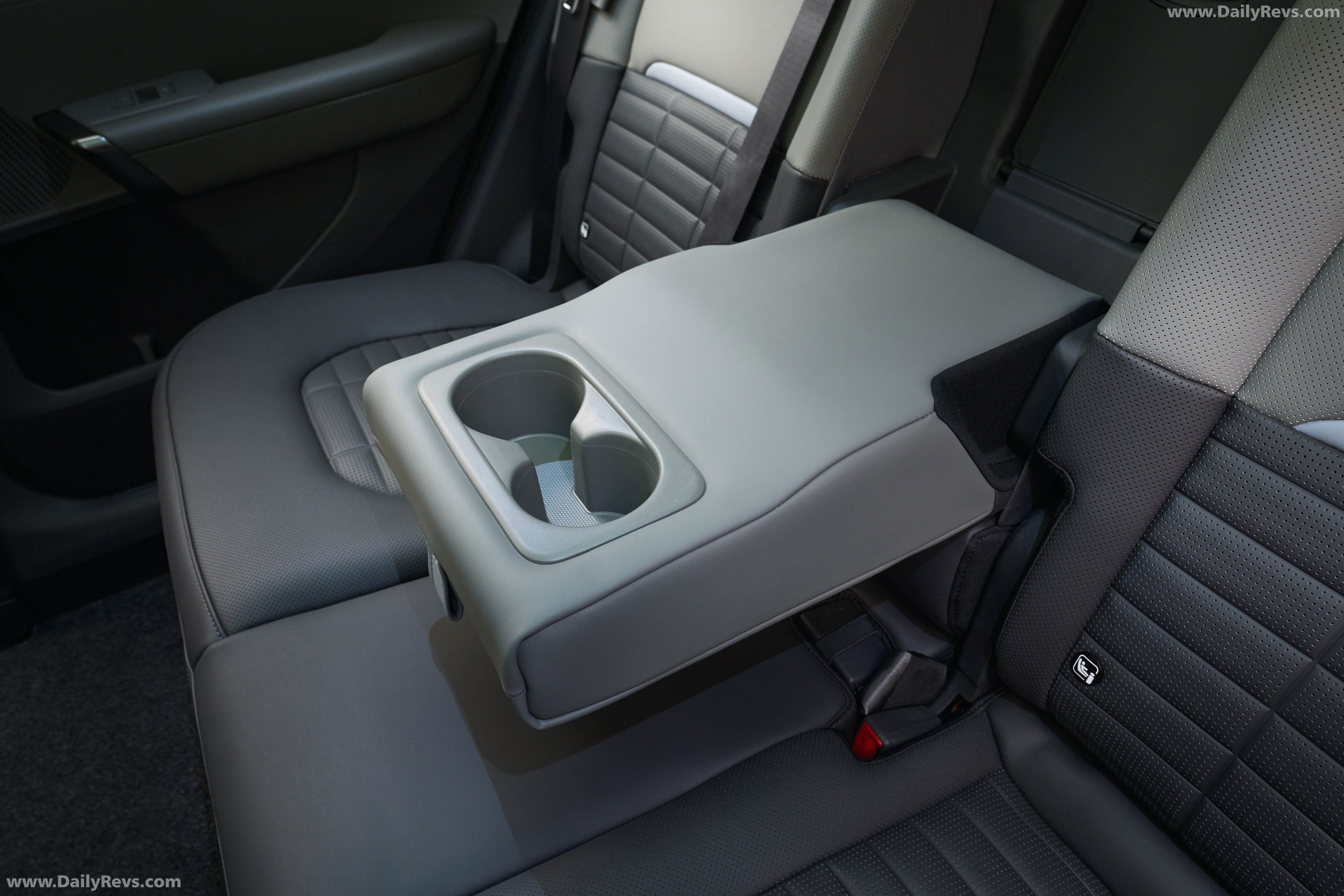 2027 Kia Seltos Baseline Interior