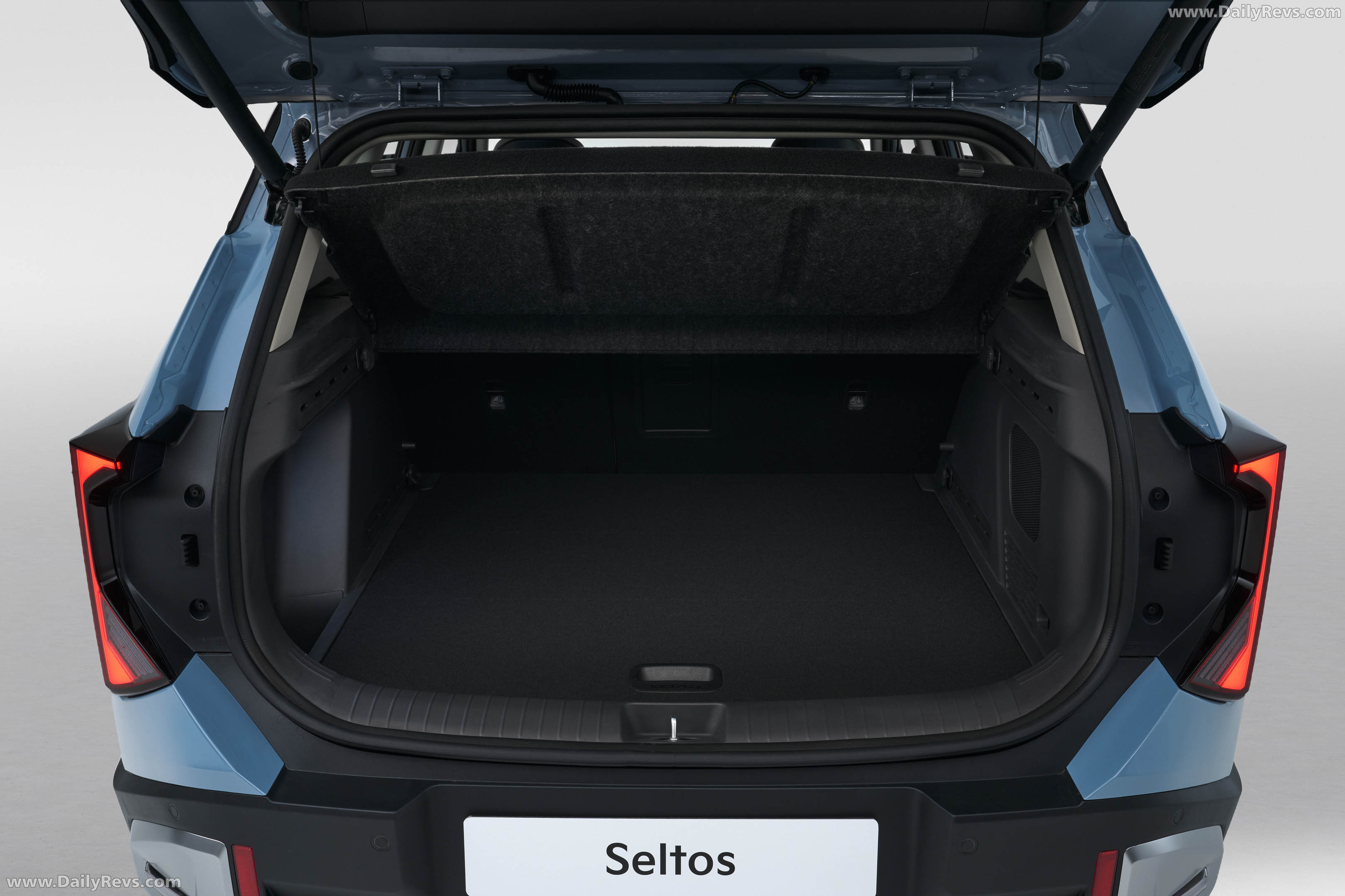 2027 Kia Seltos Baseline Interior