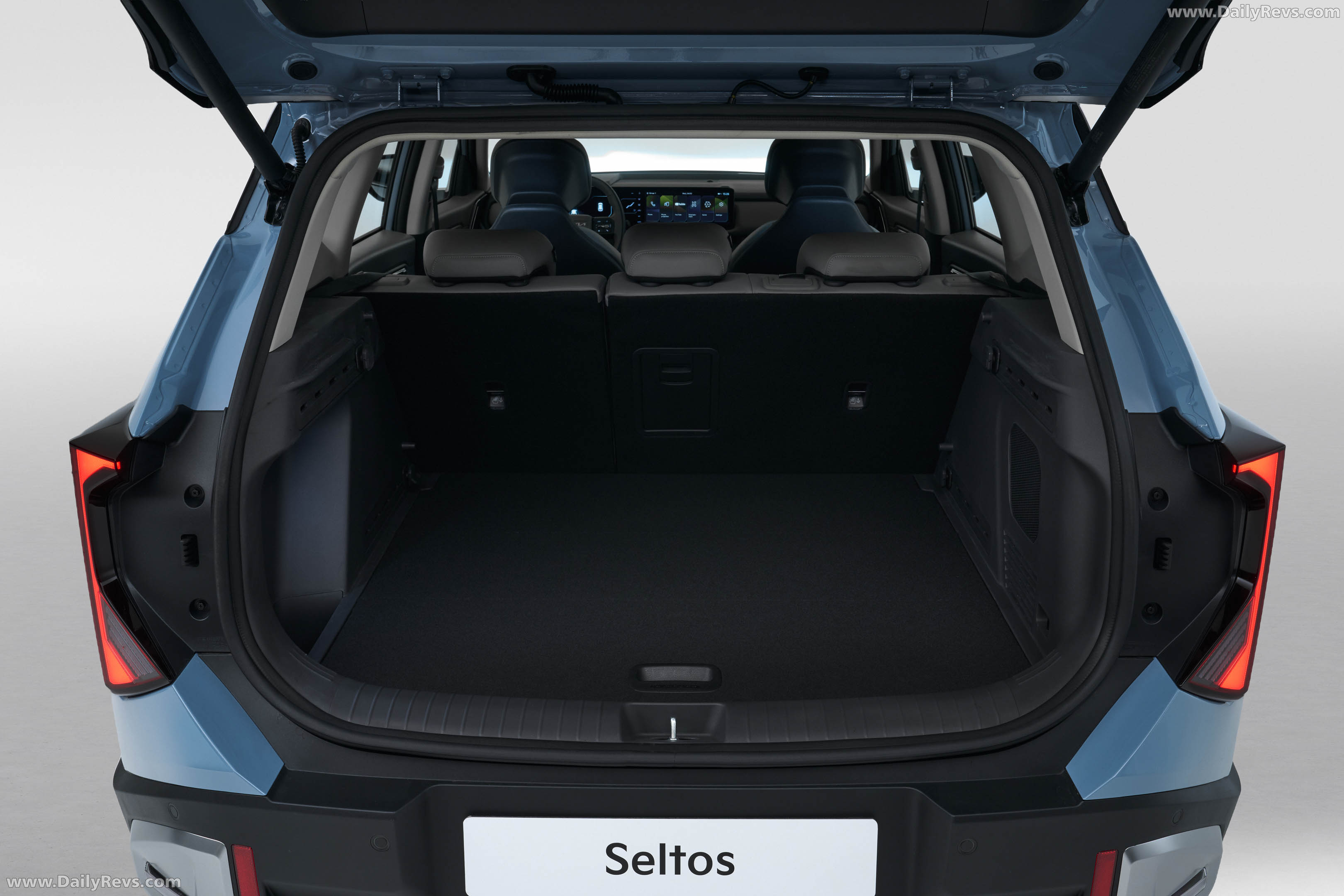2027 Kia Seltos Baseline Interior
