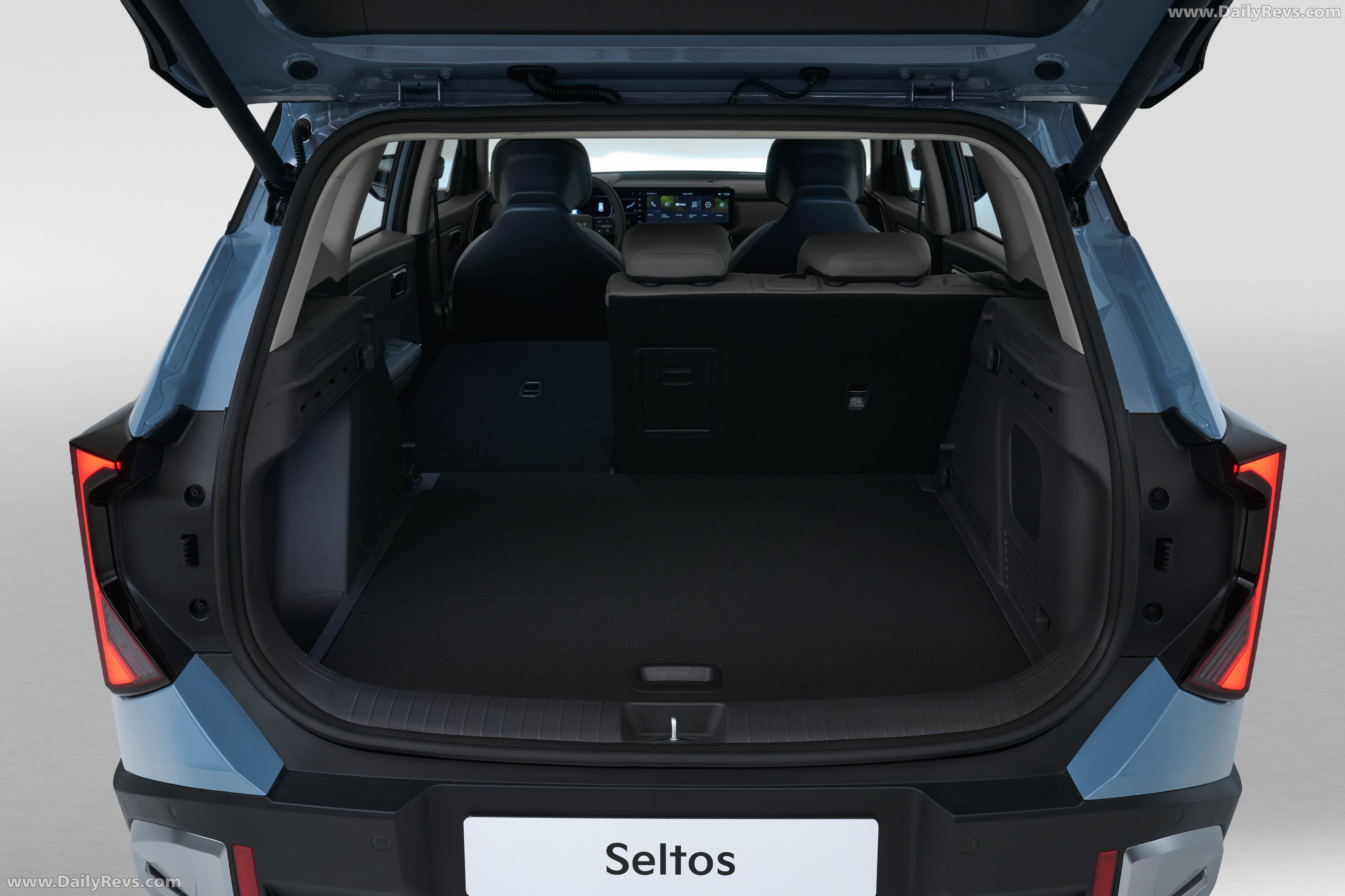 2027 Kia Seltos Baseline Interior