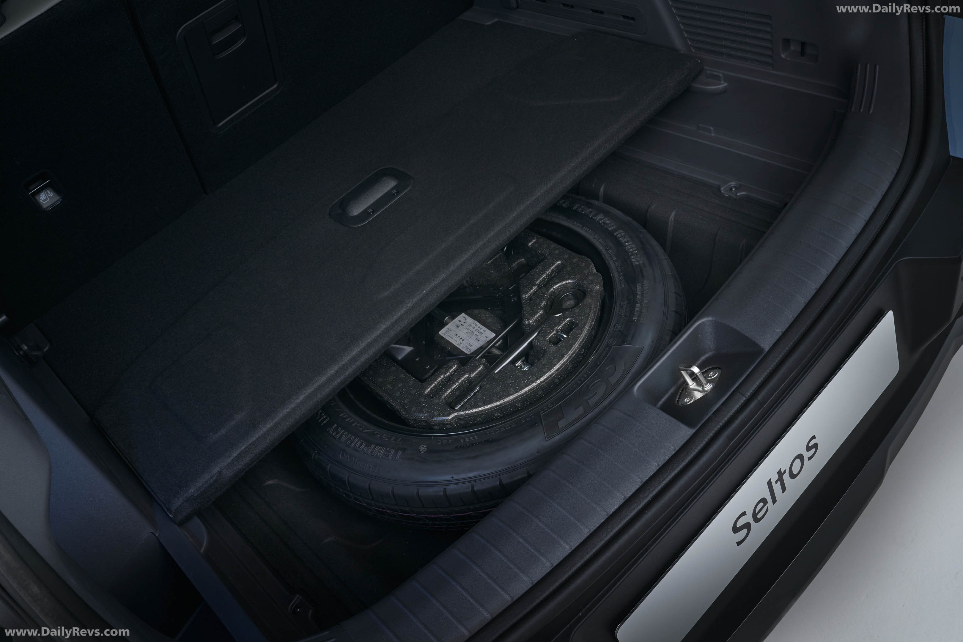 2027 Kia Seltos Baseline Interior