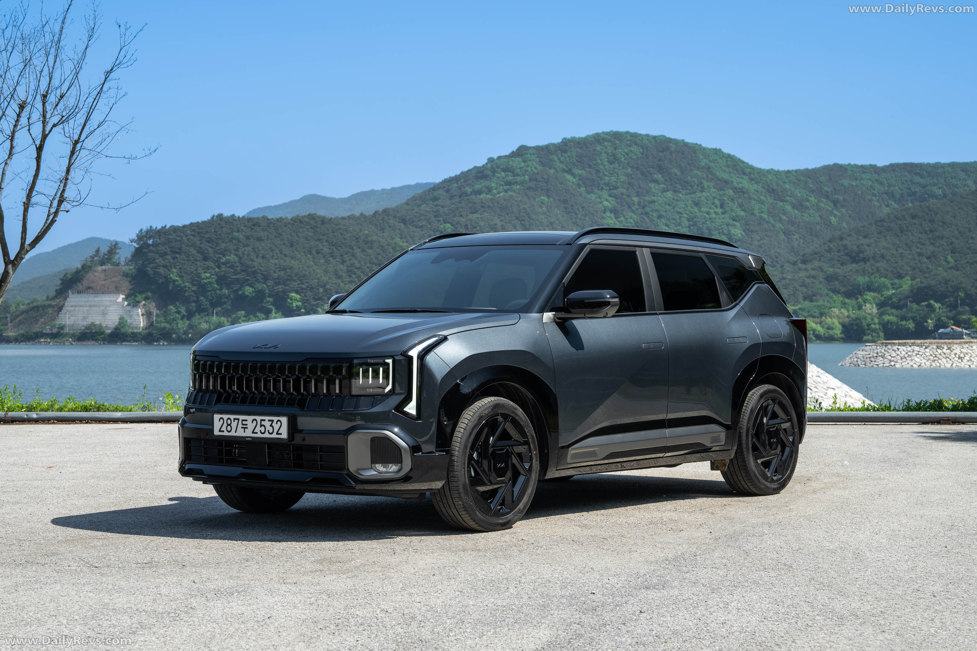 2027 Kia Seltos HEV X-Line Gravity Grey Front View
