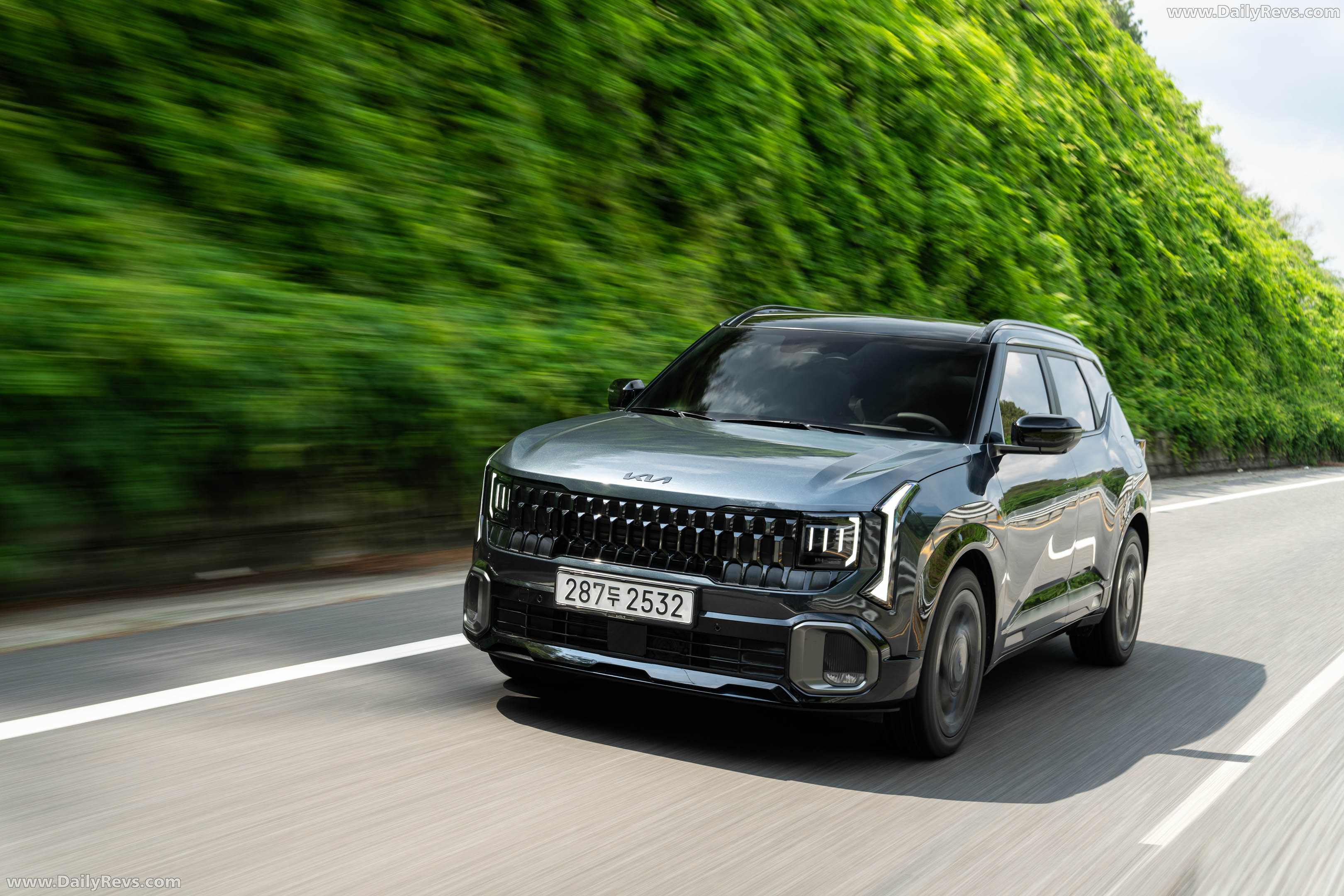 2027 Kia Seltos HEV X-Line Gravity Grey Front View