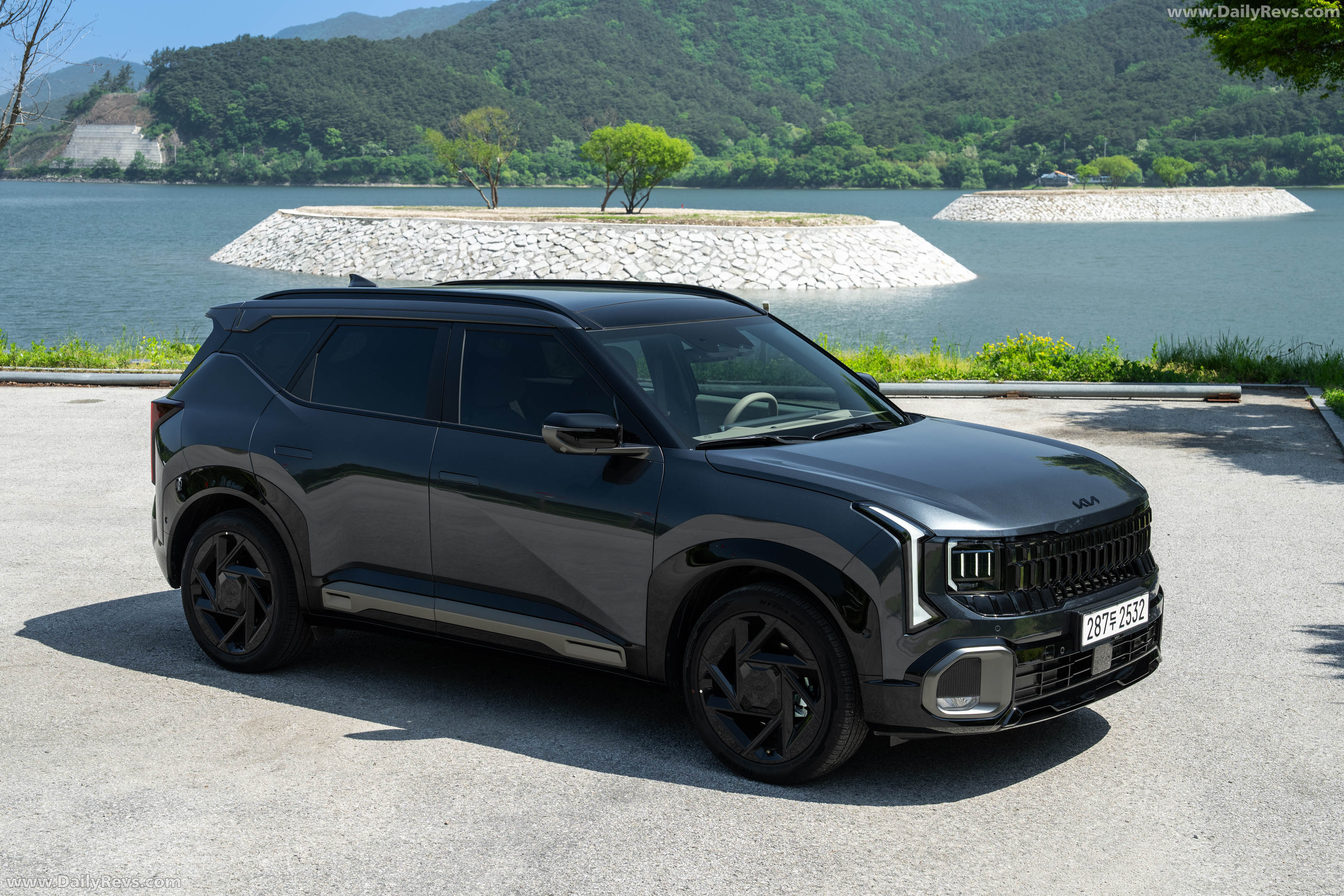 2027 Kia Seltos HEV X-Line Gravity Grey Front View