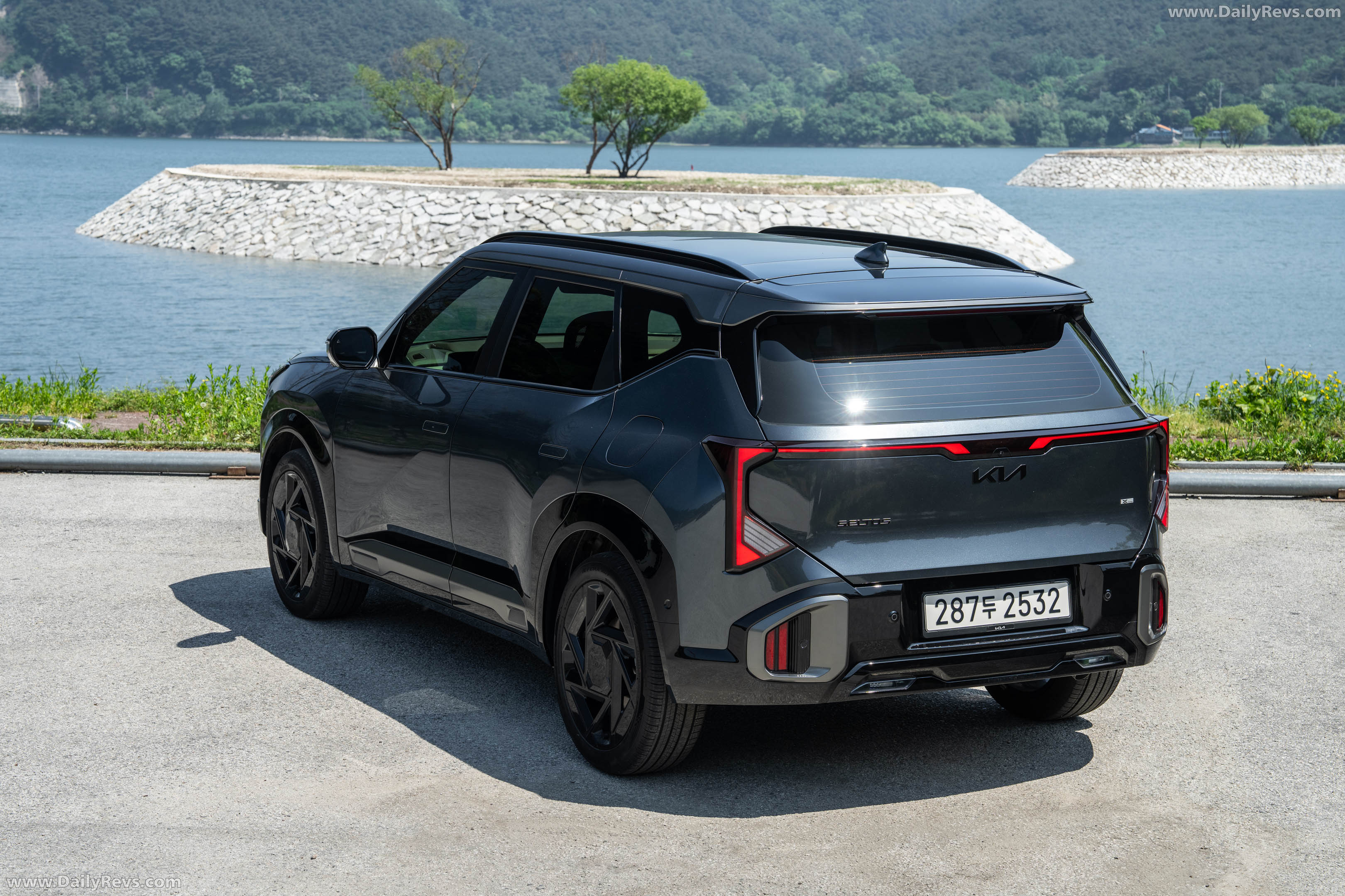 2027 Kia Seltos HEV X-Line Gravity Grey Rear View