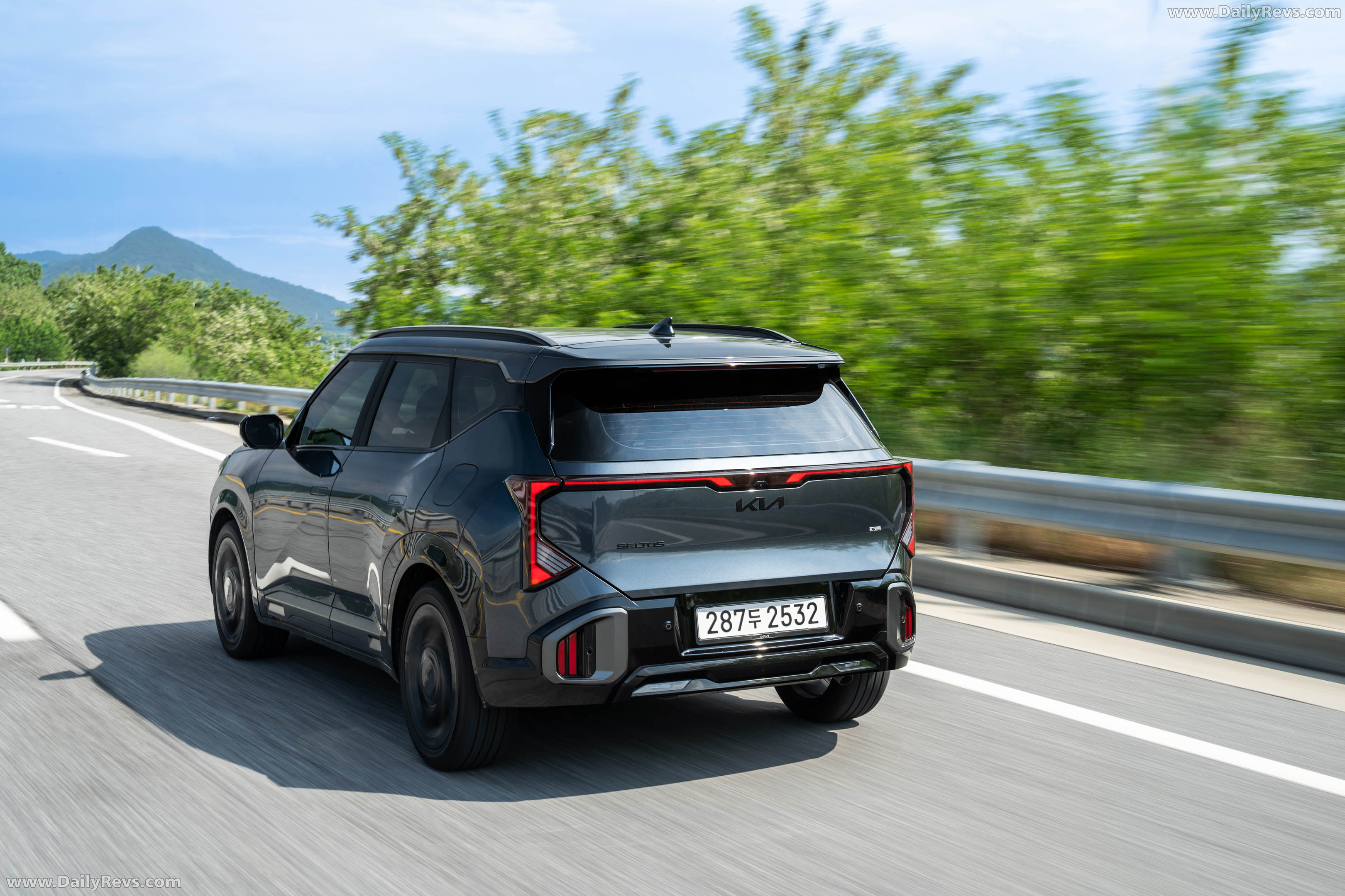 2027 Kia Seltos HEV X-Line Gravity Grey Rear View