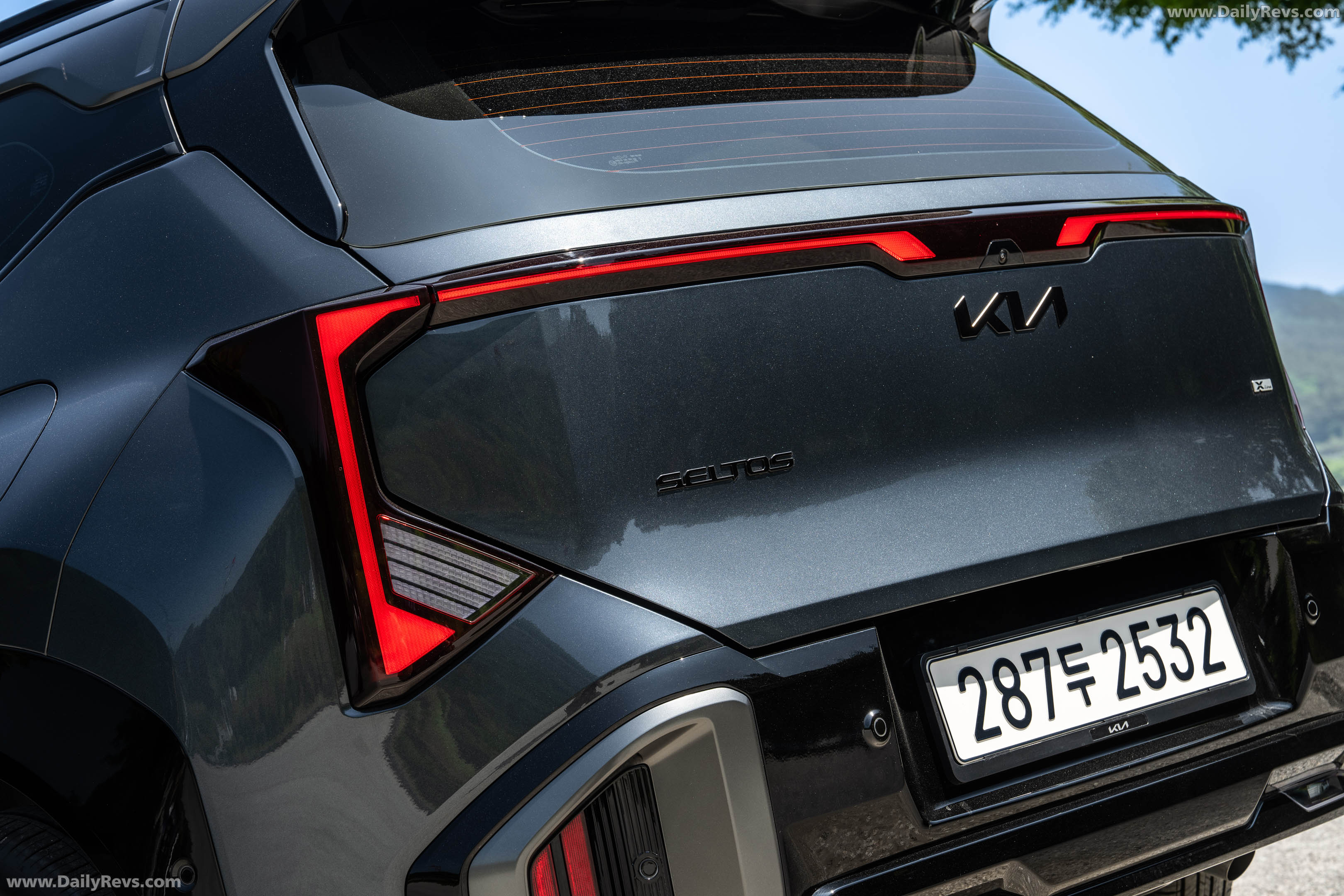 2027 Kia Seltos HEV X-Line Gravity Grey Exterior