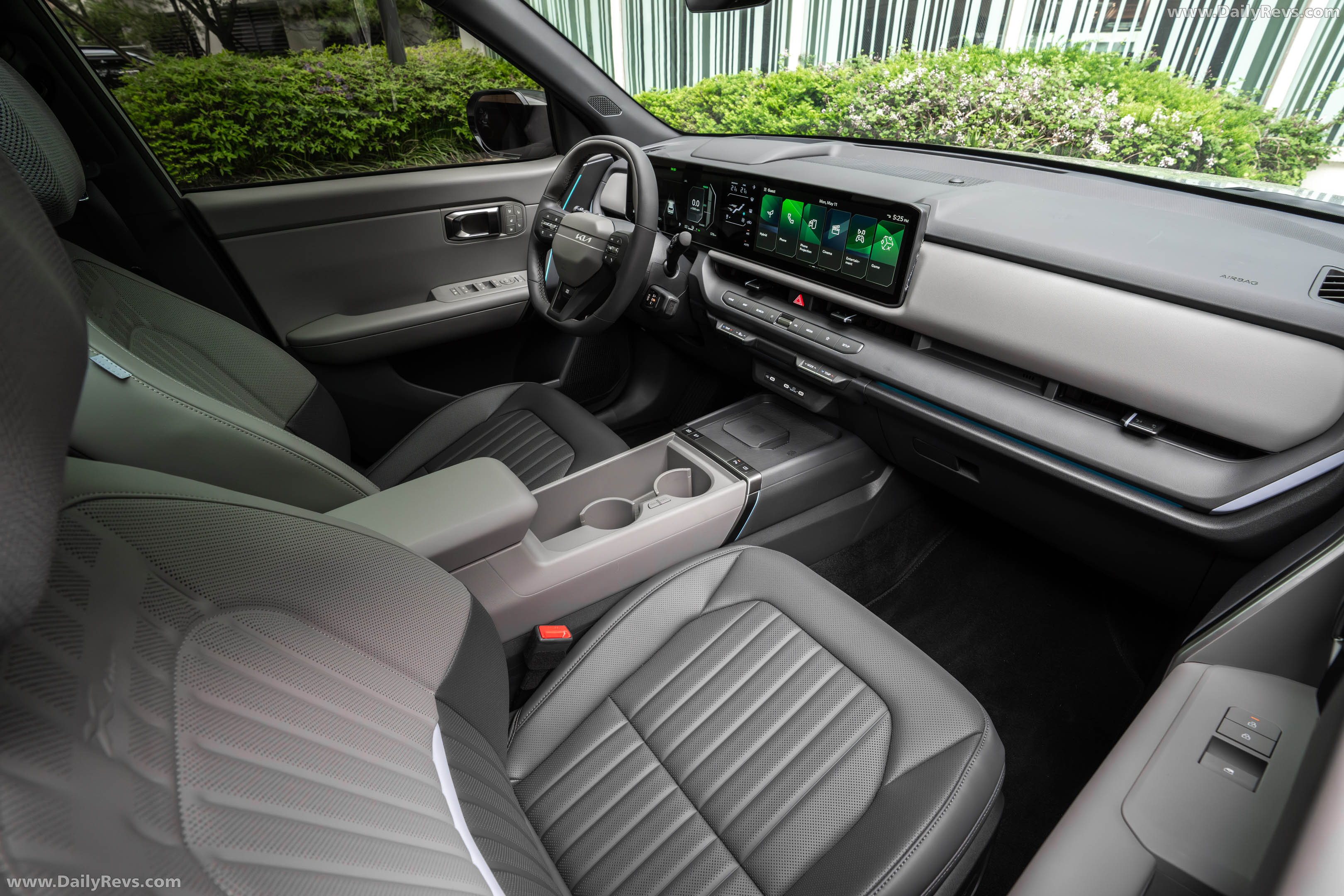 2027 Kia Seltos HEV X-Line Gravity Grey Interior
