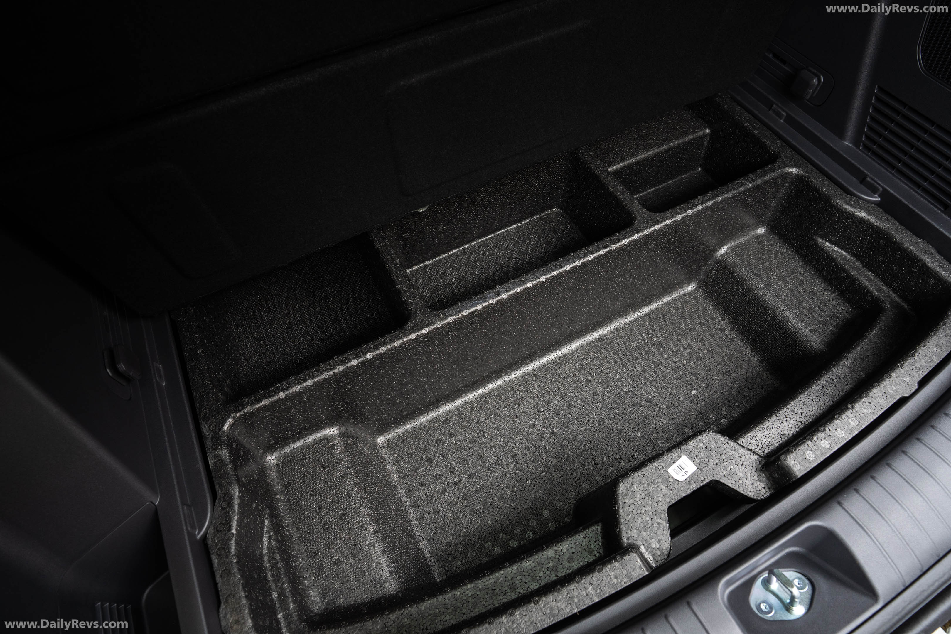 2027 Kia Seltos HEV X-Line Gravity Grey Interior