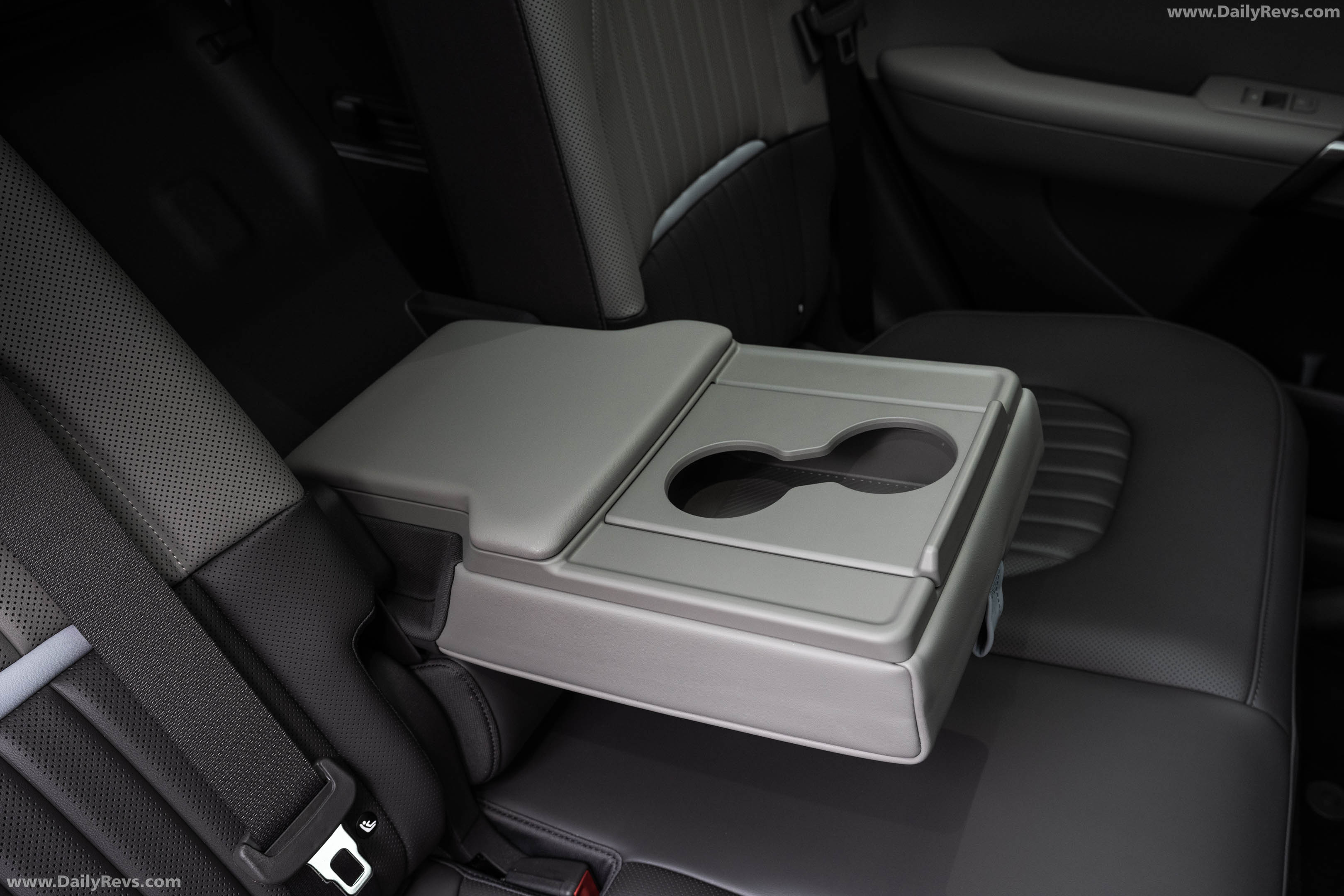 2027 Kia Seltos HEV X-Line Gravity Grey Interior