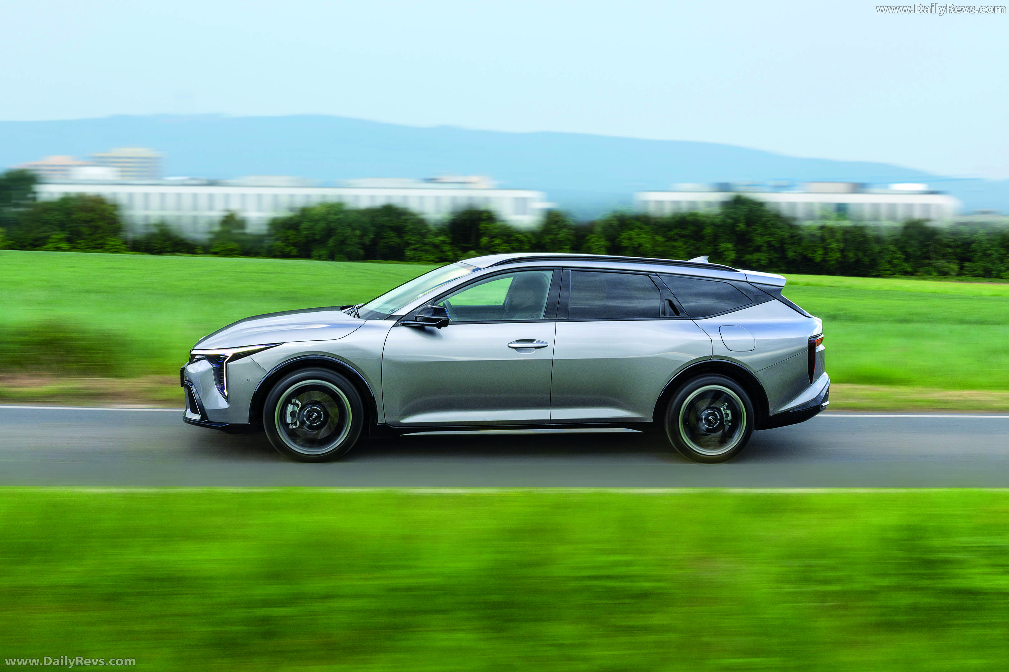 2027 Kia K4 Sportswagon GT-Line Side View