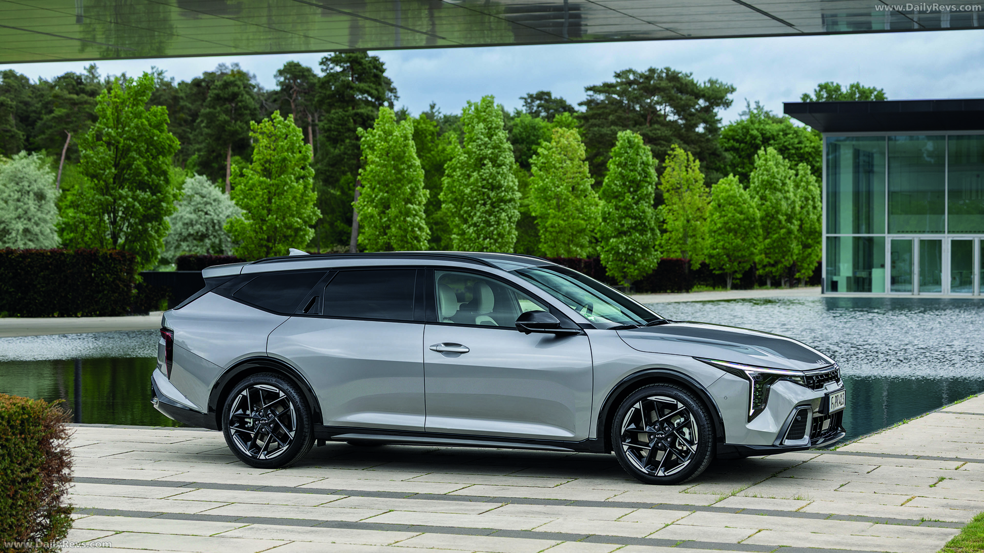 2027 Kia K4 Sportswagon GT-Line Side View