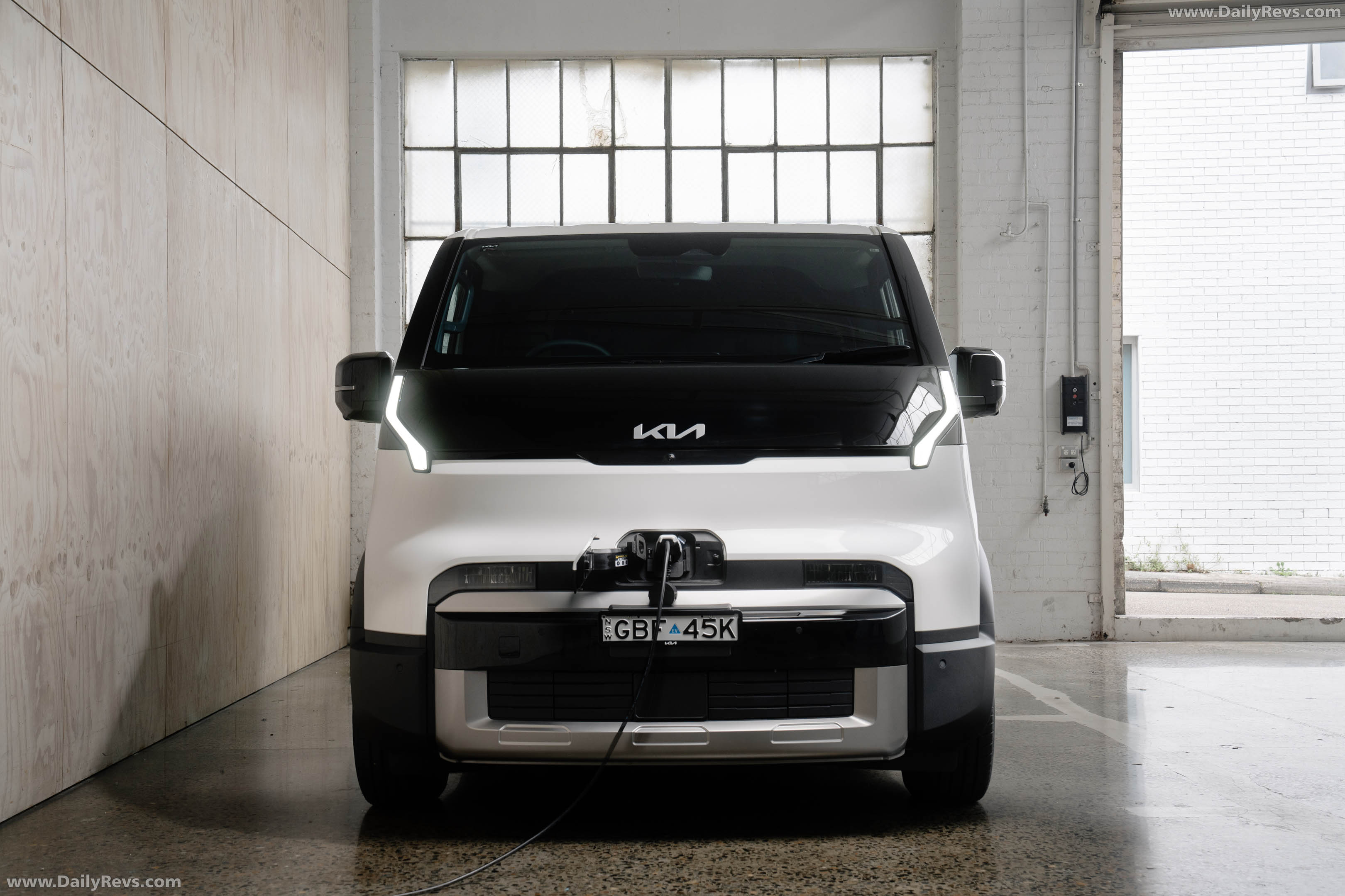 2026 Kia PV5 Cargo Australian Version Front View