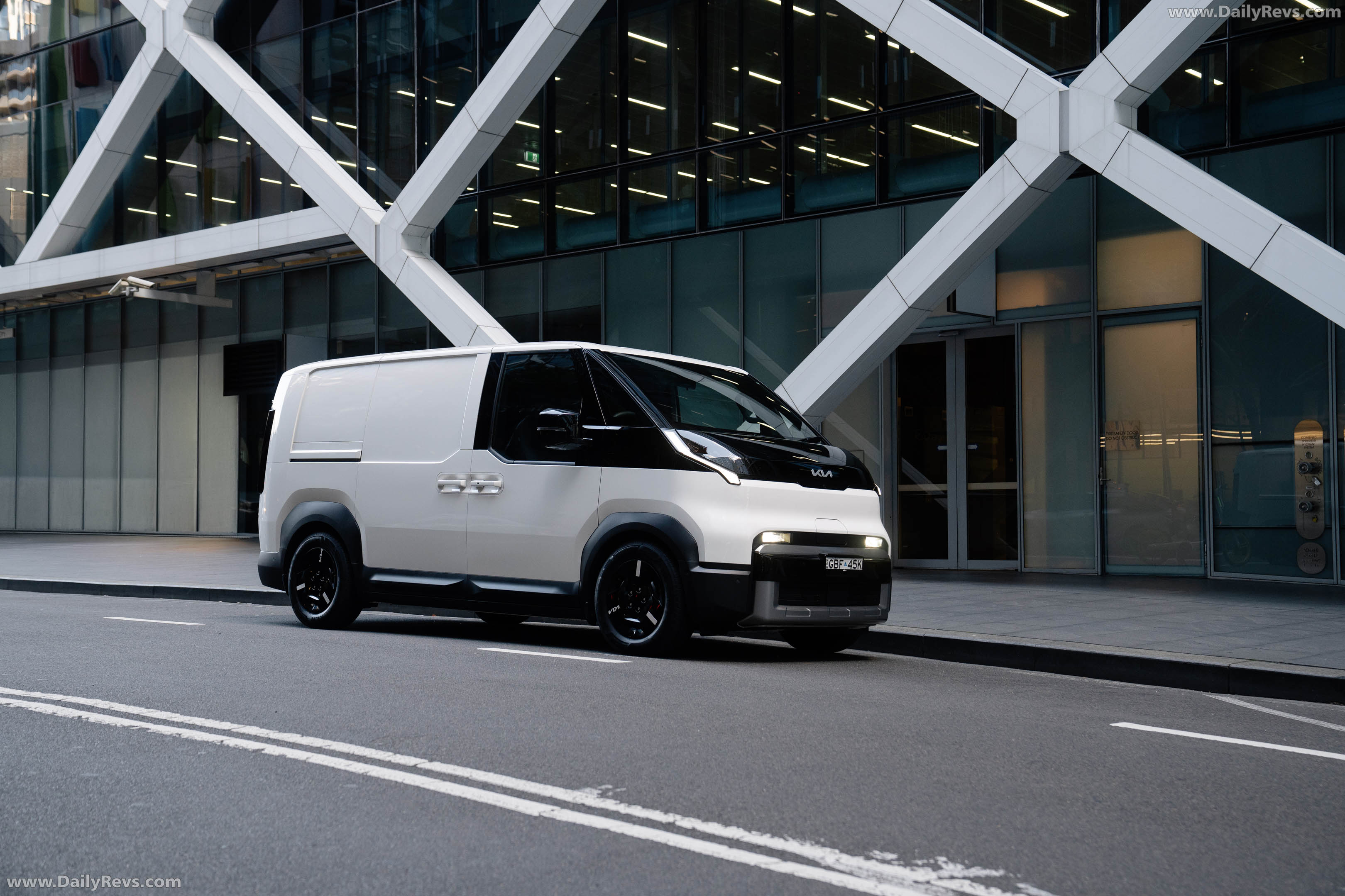 2026 Kia PV5 Cargo Australian Version Front View