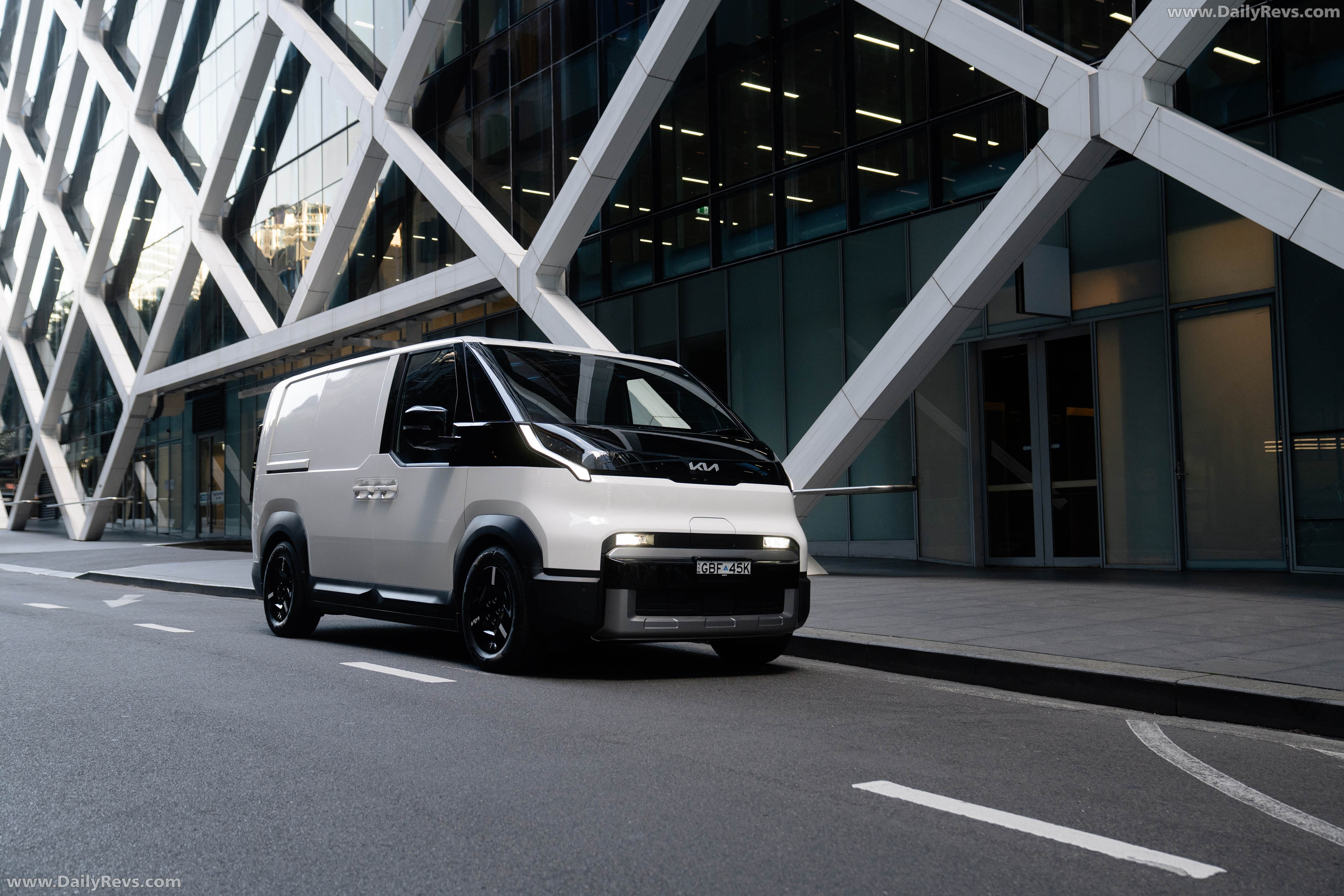 2026 Kia PV5 Cargo Australian Version Front View