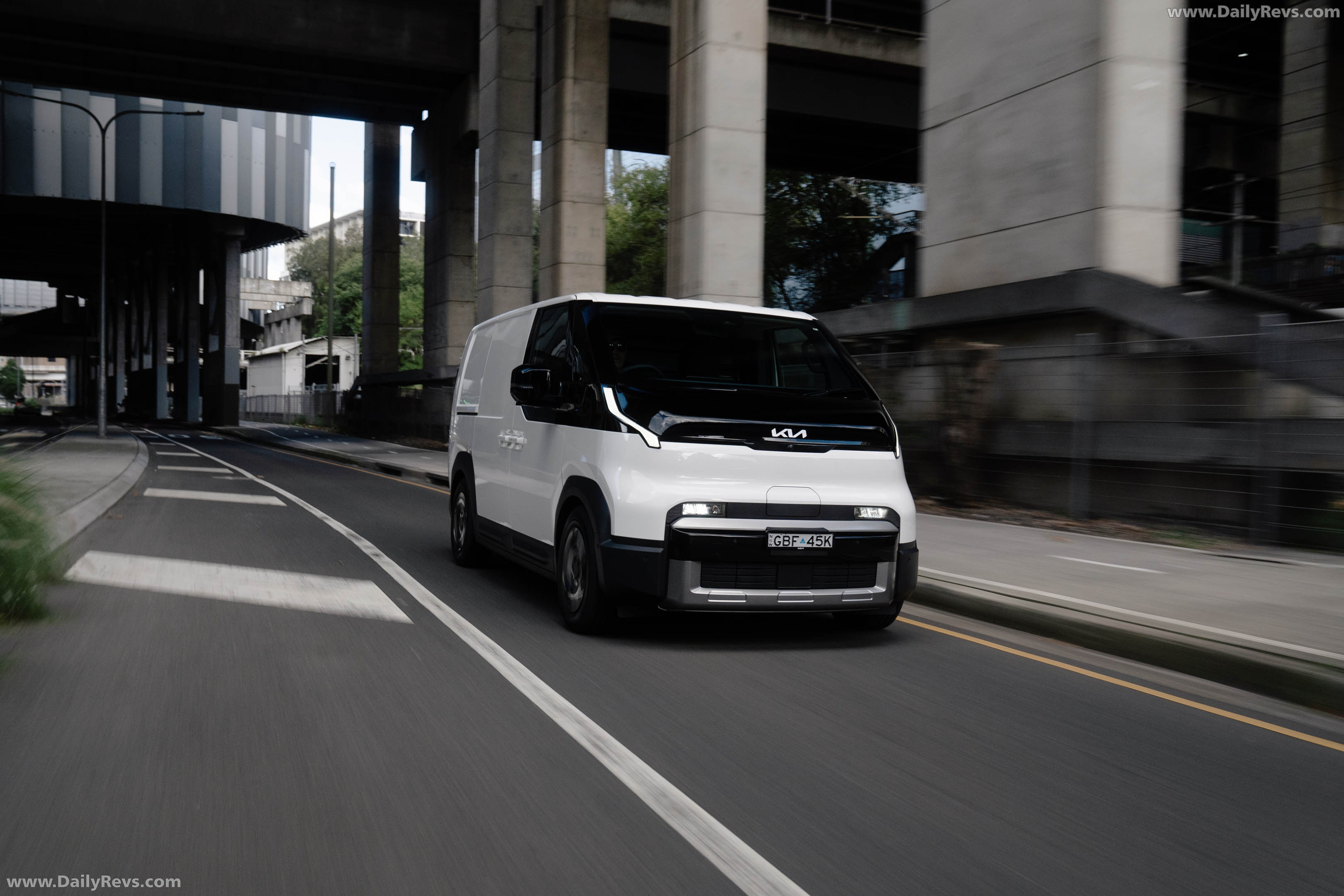 2026 Kia PV5 Cargo Australian Version Front View
