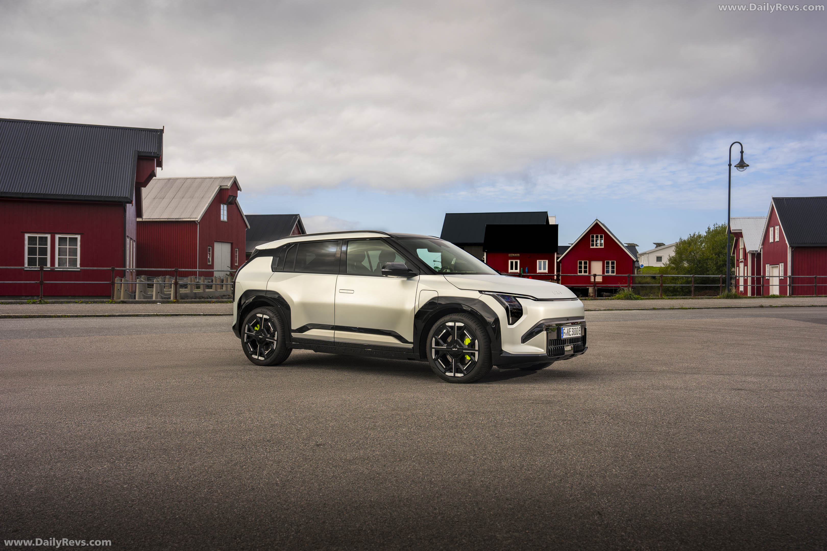 2027 Kia EV3 GT Side View